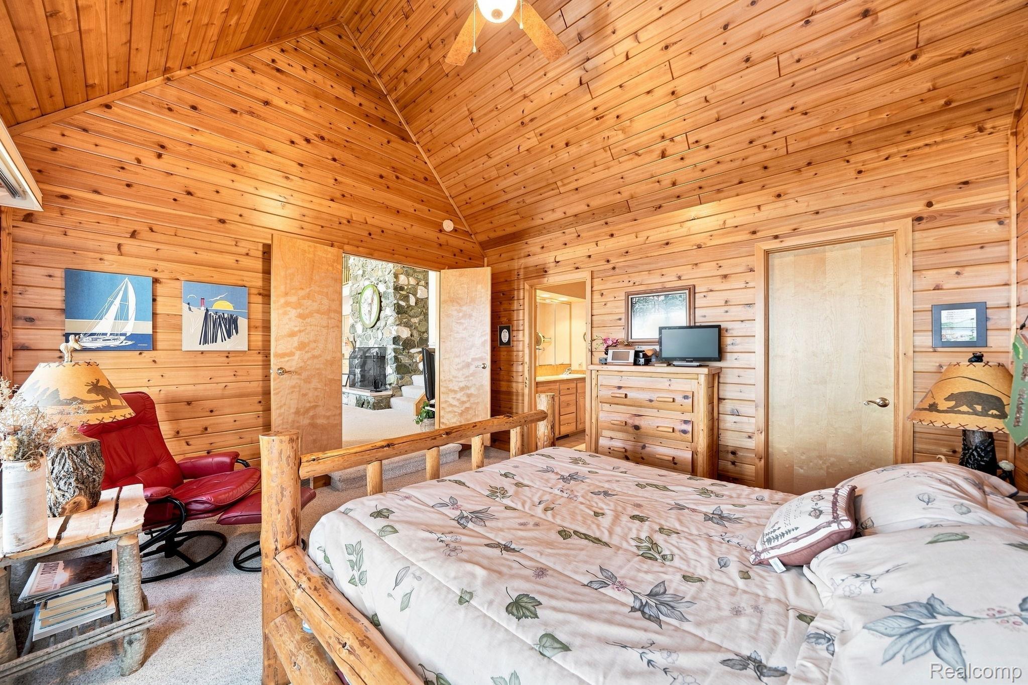 170 Flagpoint Avenue Property Photo 33