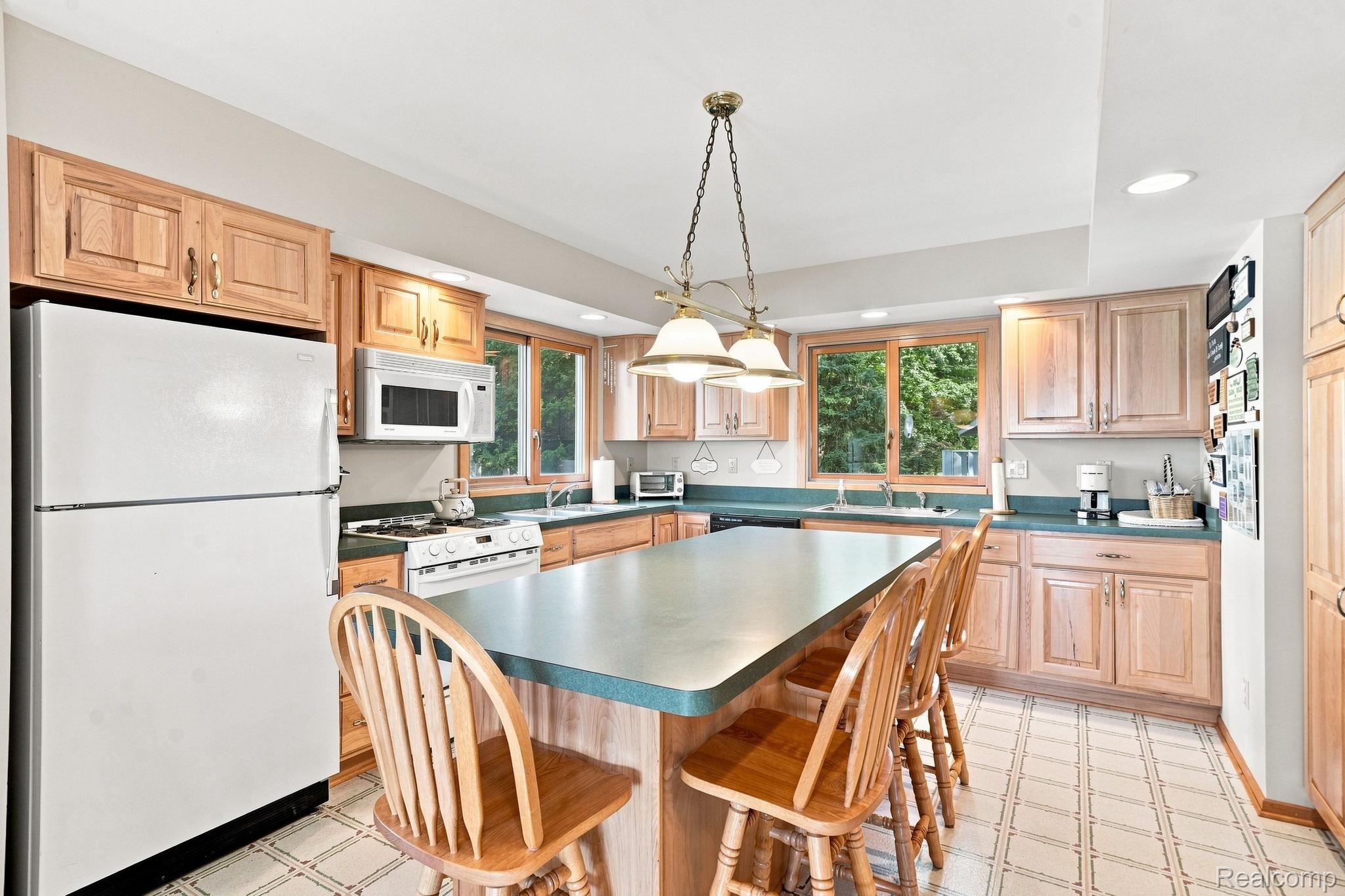 170 Flagpoint Avenue Property Photo 35