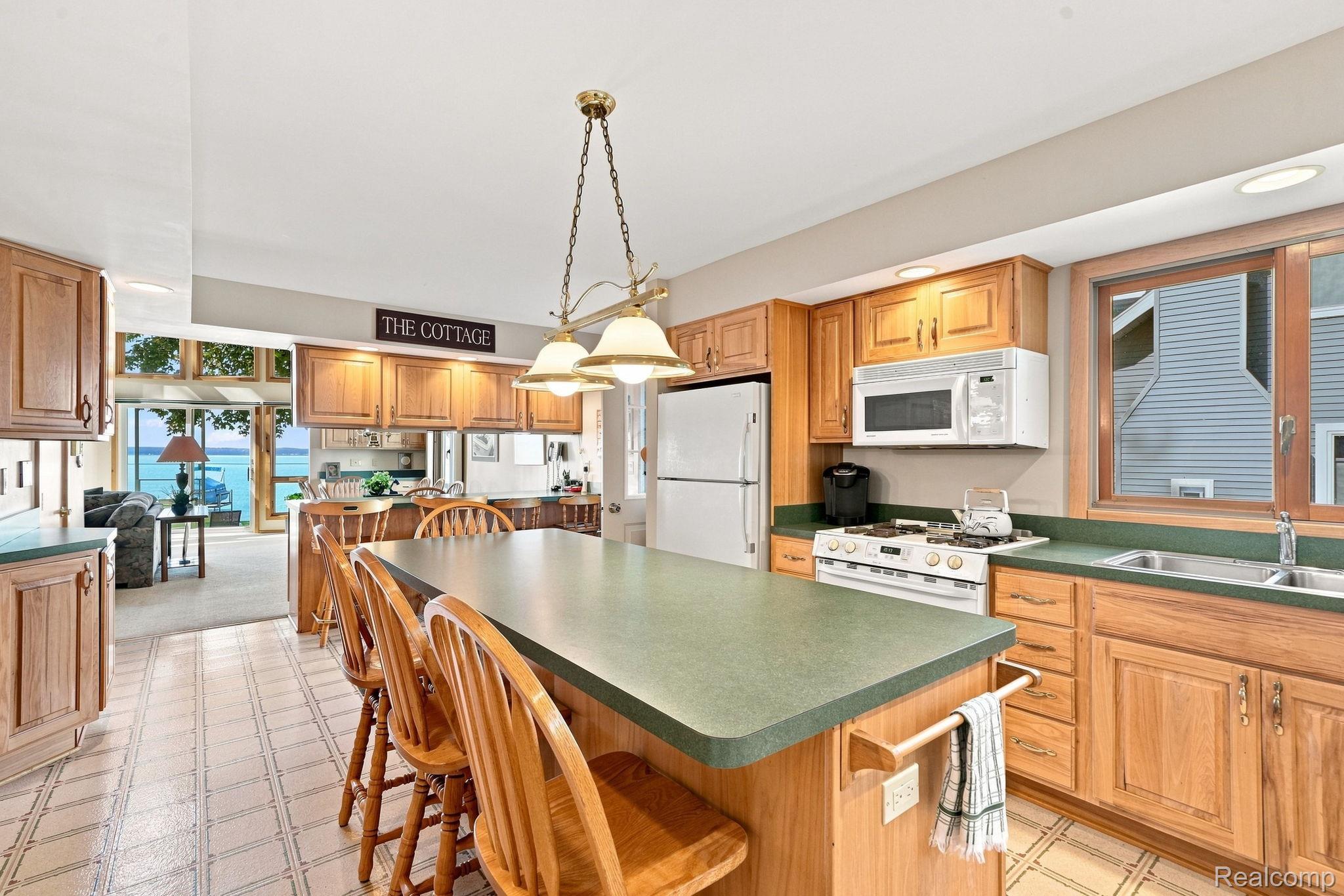 170 Flagpoint Avenue Property Photo 36
