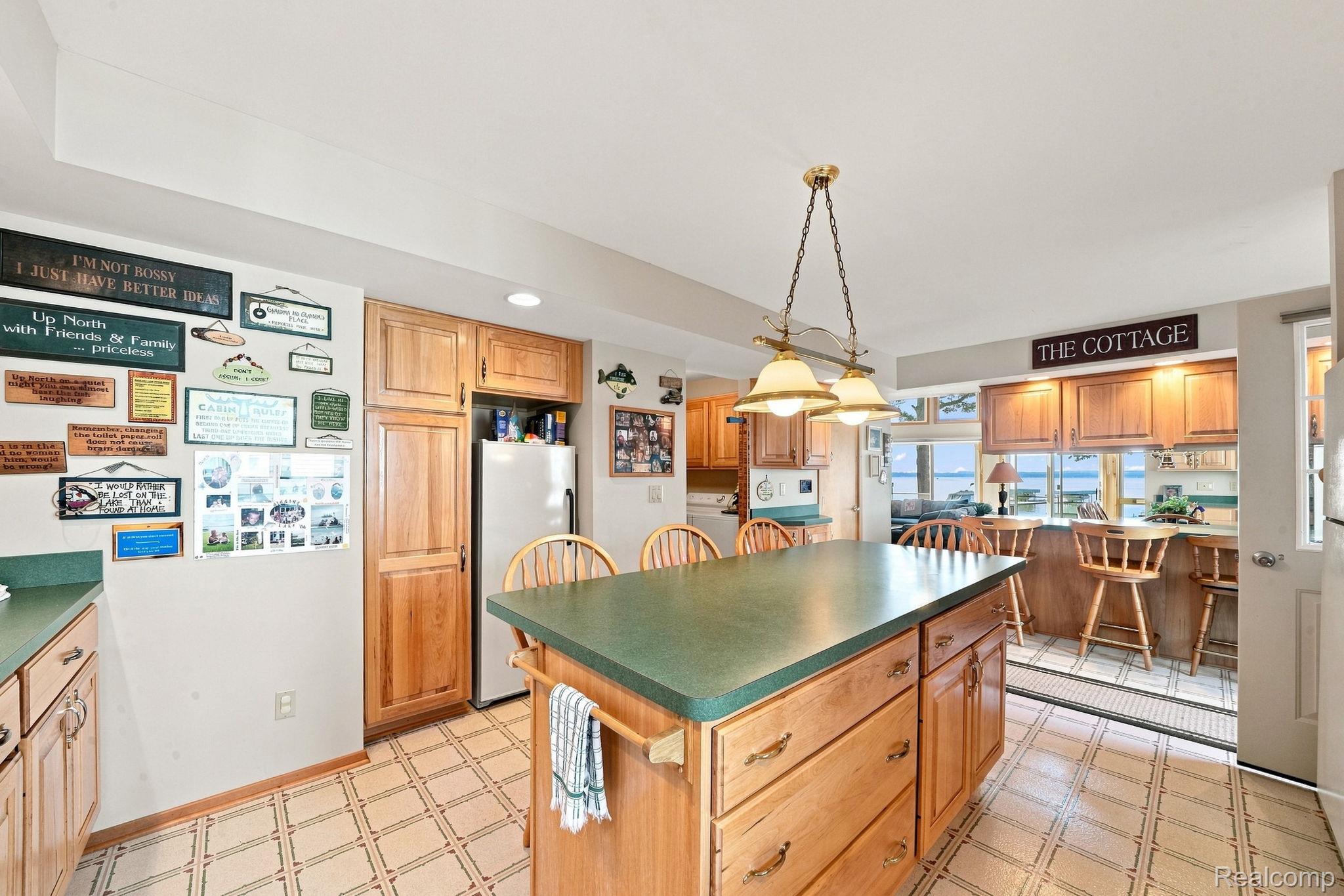 170 Flagpoint Avenue Property Photo 37
