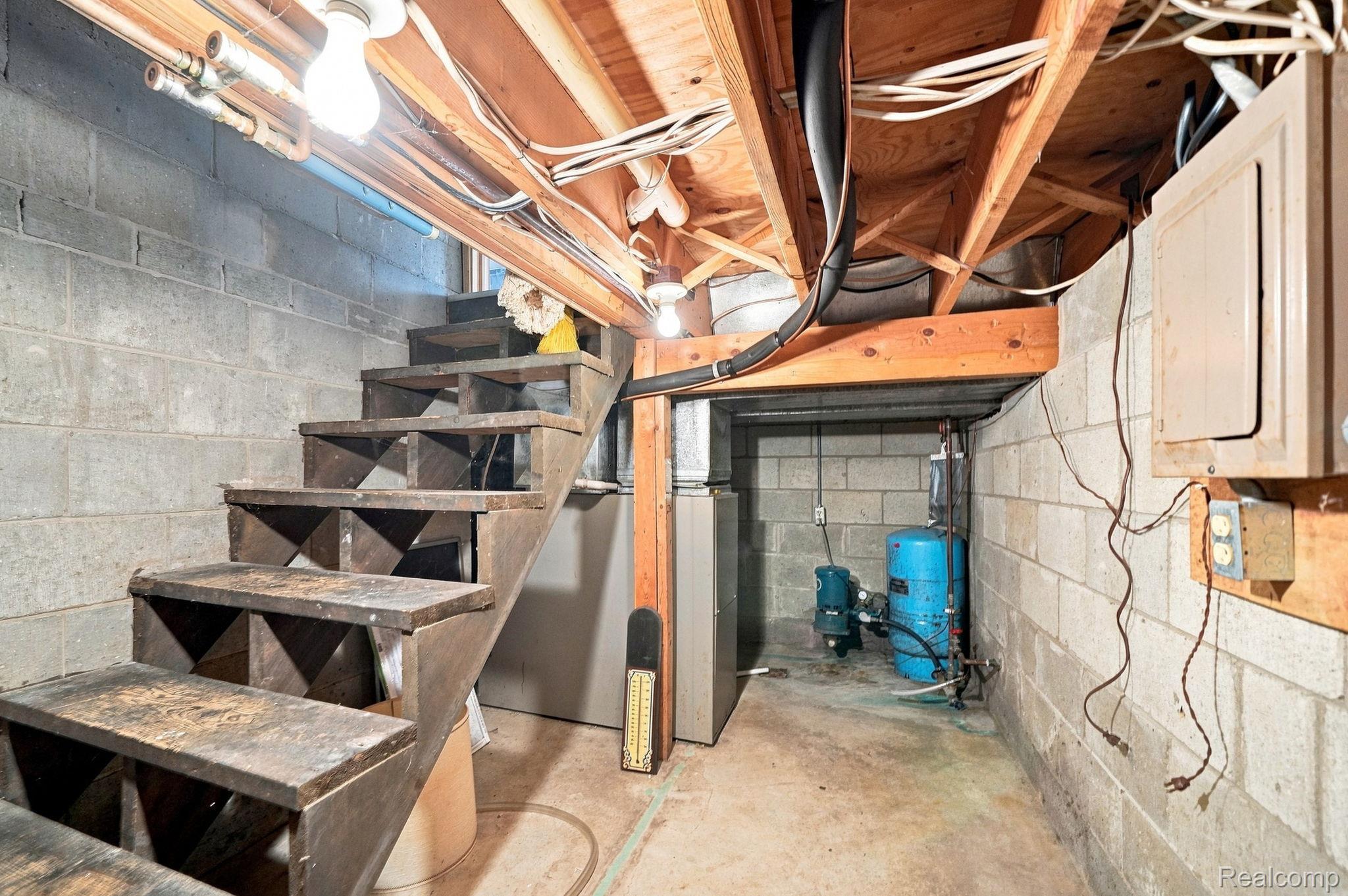 170 Flagpoint Avenue Property Photo 49