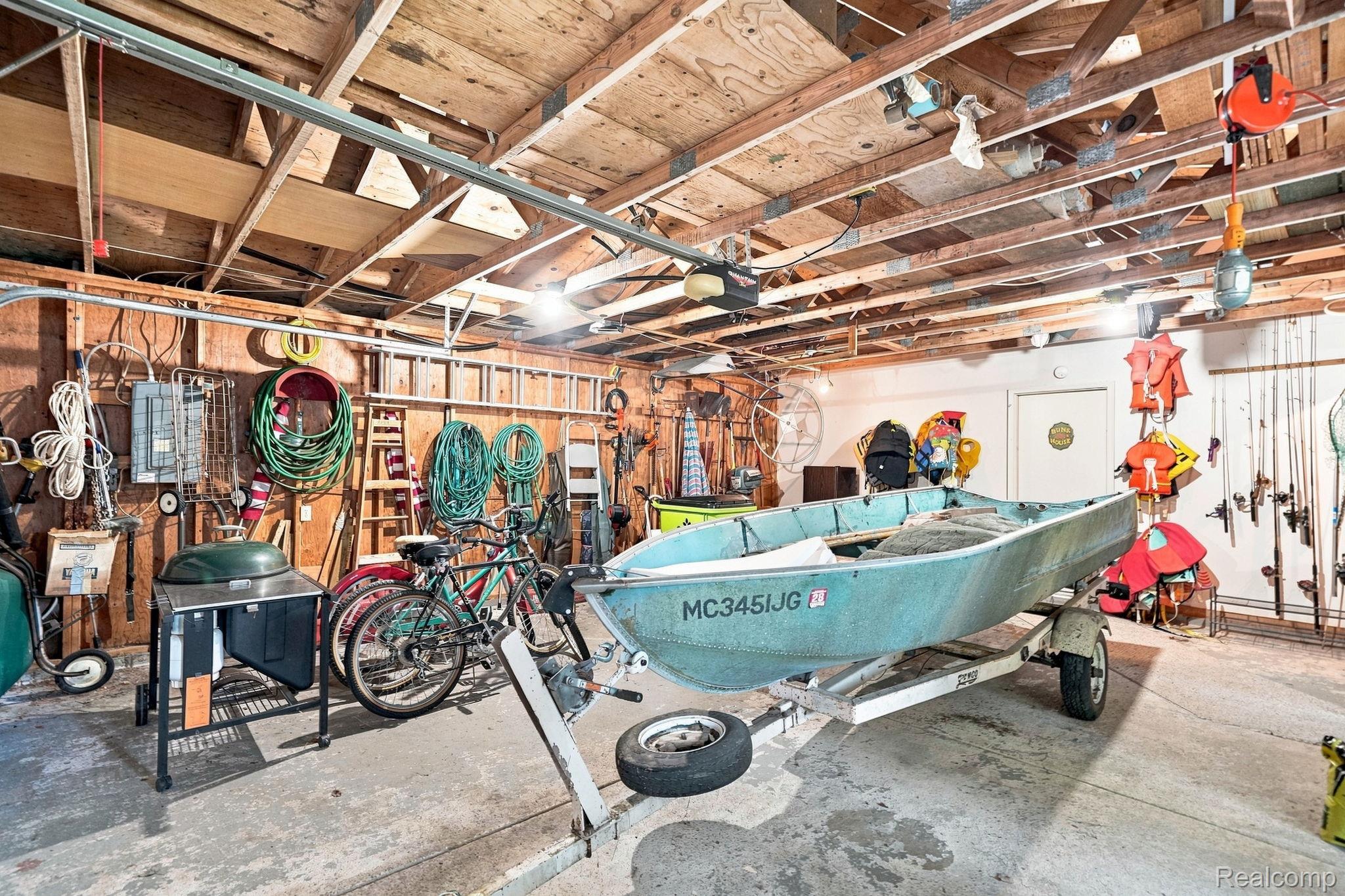 170 Flagpoint Avenue Property Photo 50