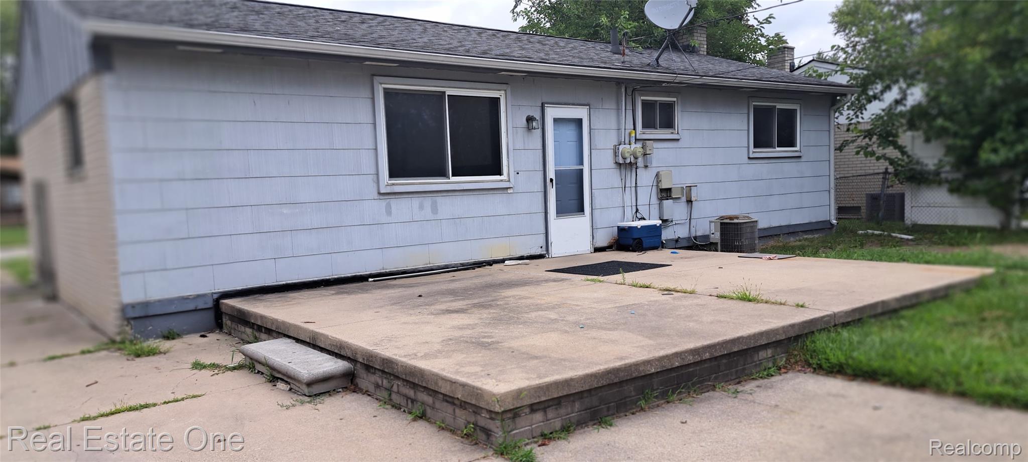 30525 Cherry Avenue Property Photo 3