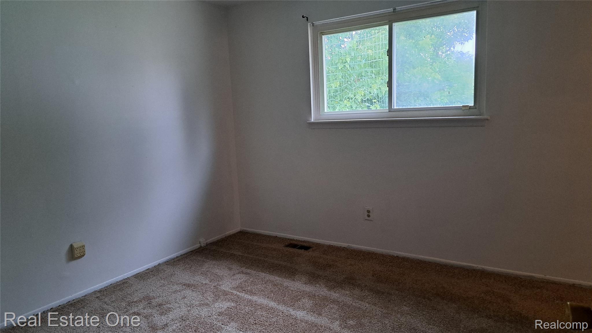 30525 Cherry Avenue Property Photo 11