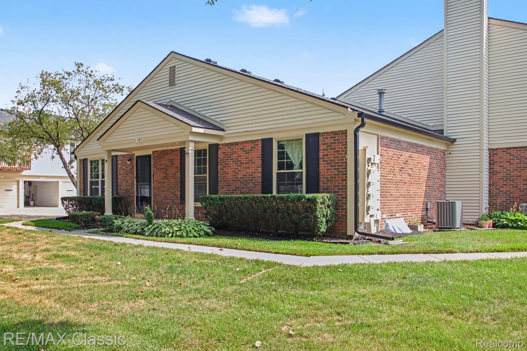 1489 Dover Hill Property Photo 1