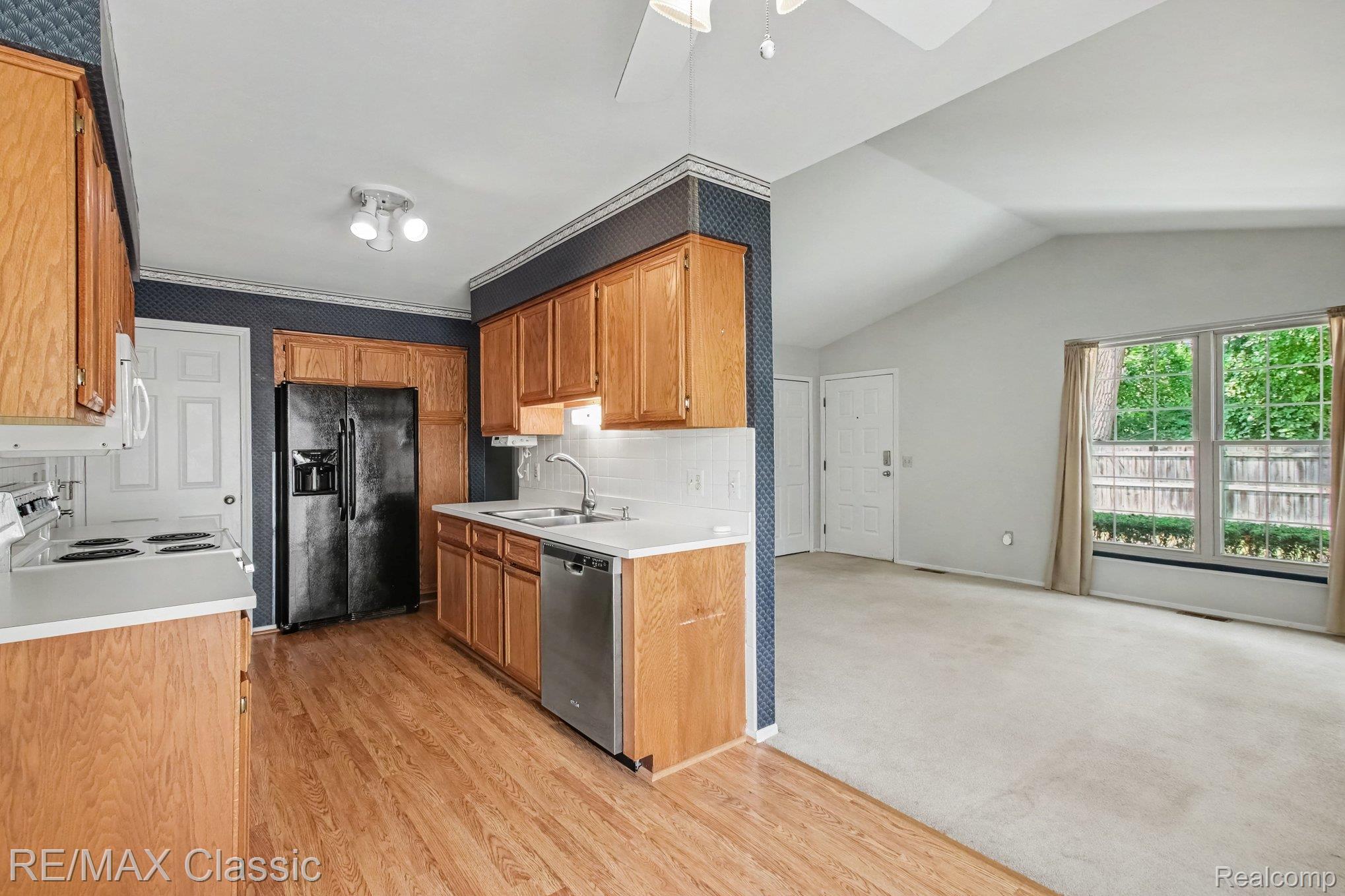1489 Dover Hill Property Photo 6