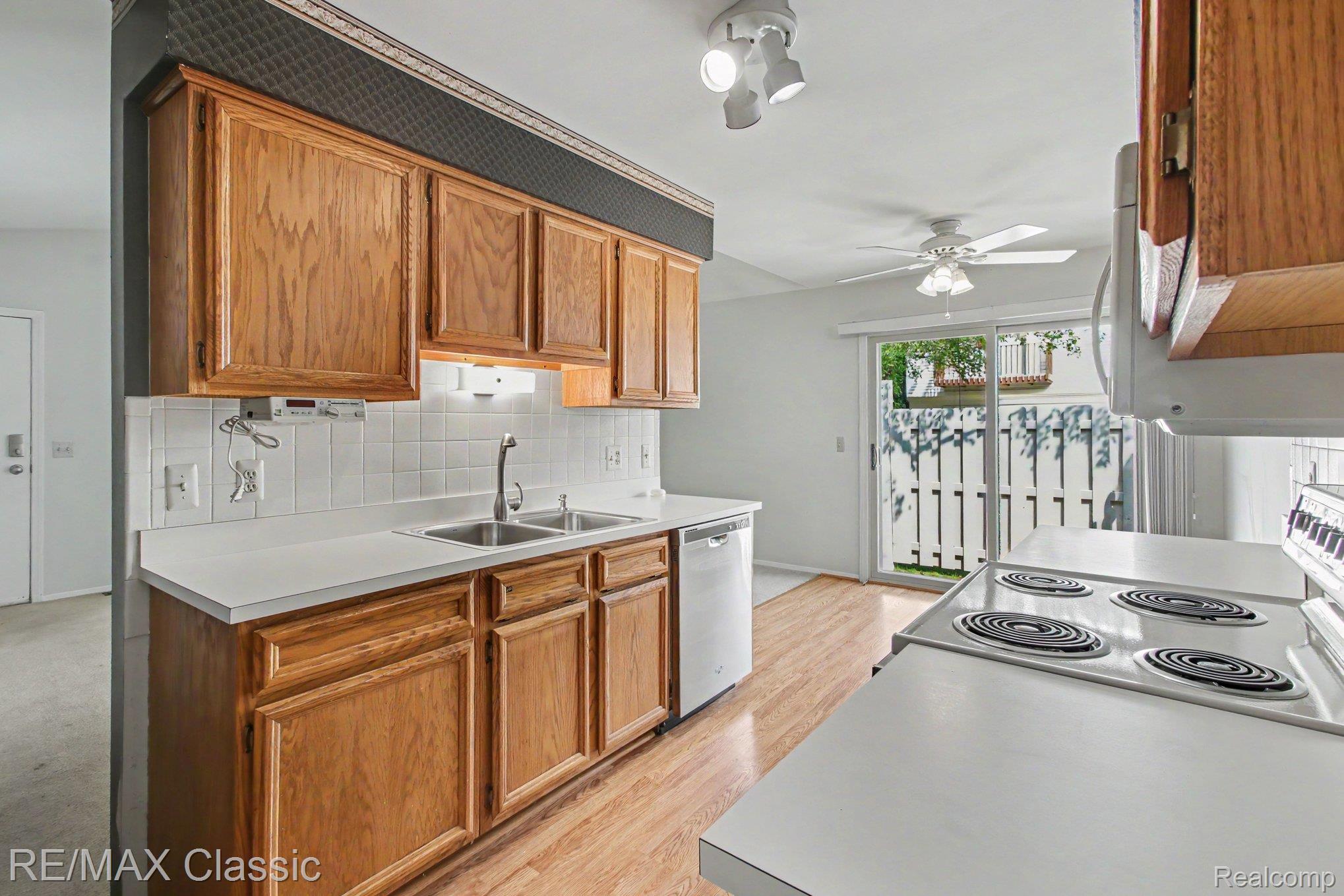 1489 Dover Hill Property Photo 7