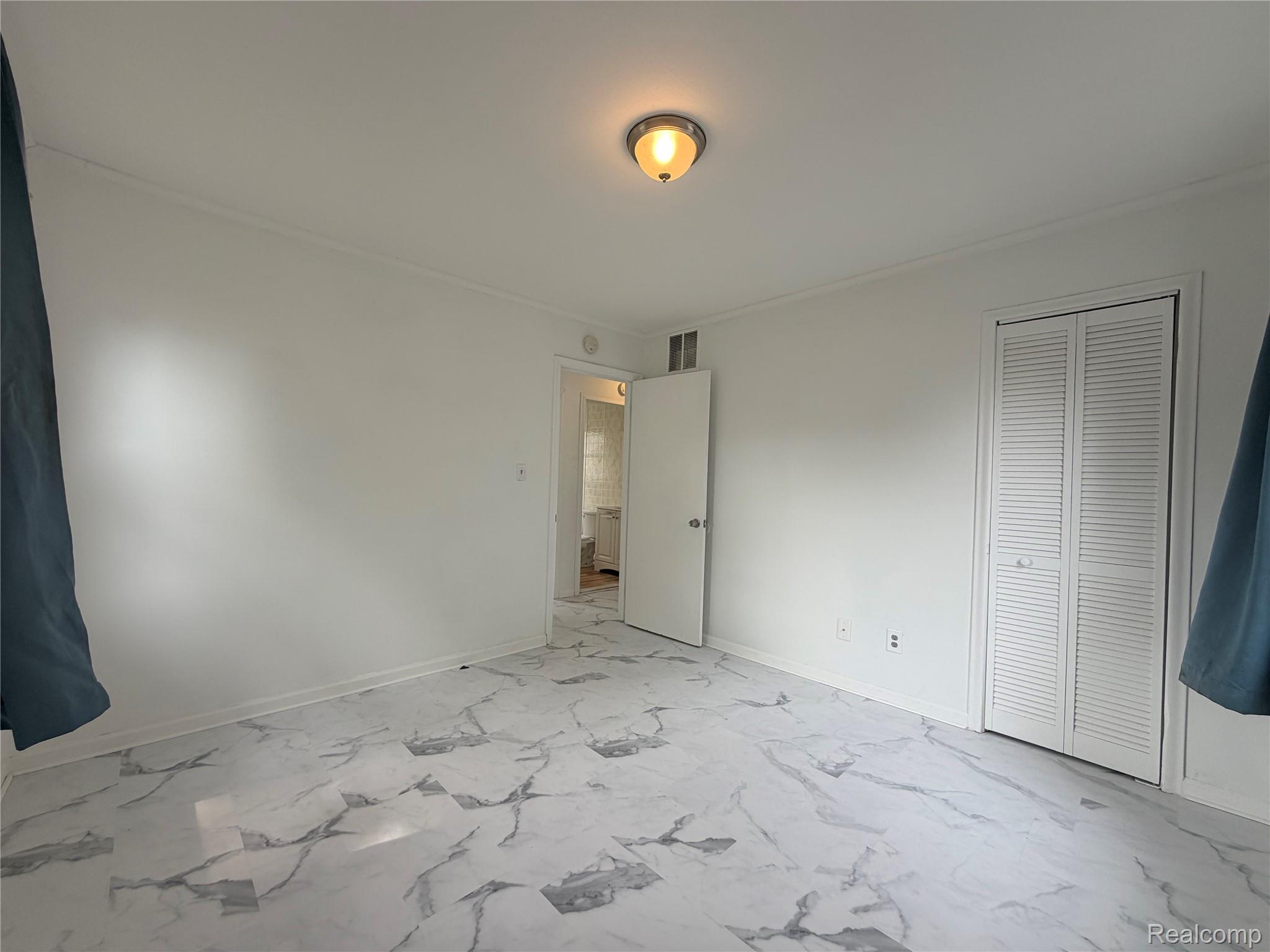 2399 Fisher Street Property Photo 11