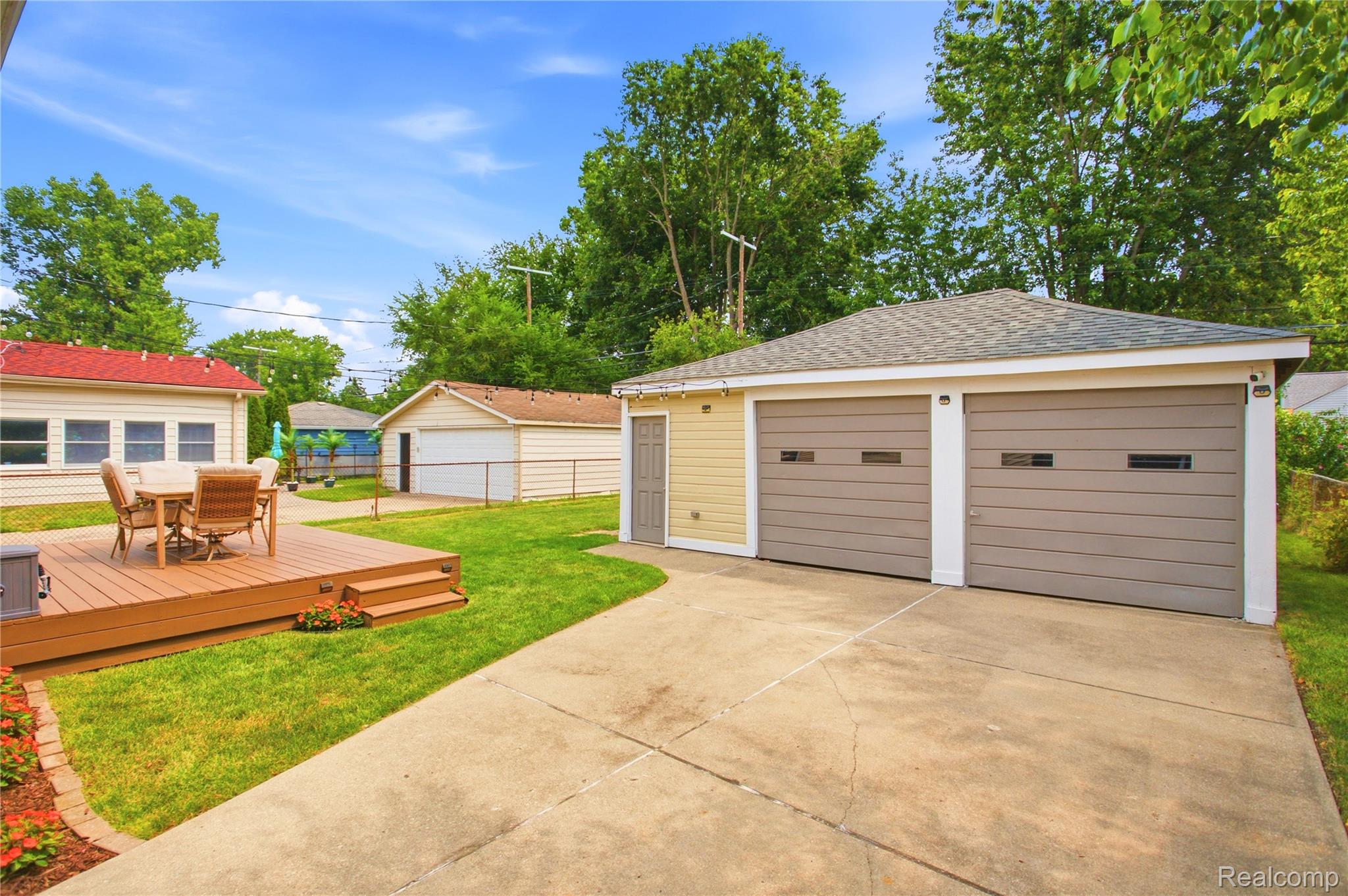 2060 Royal Avenue Property Photo 41