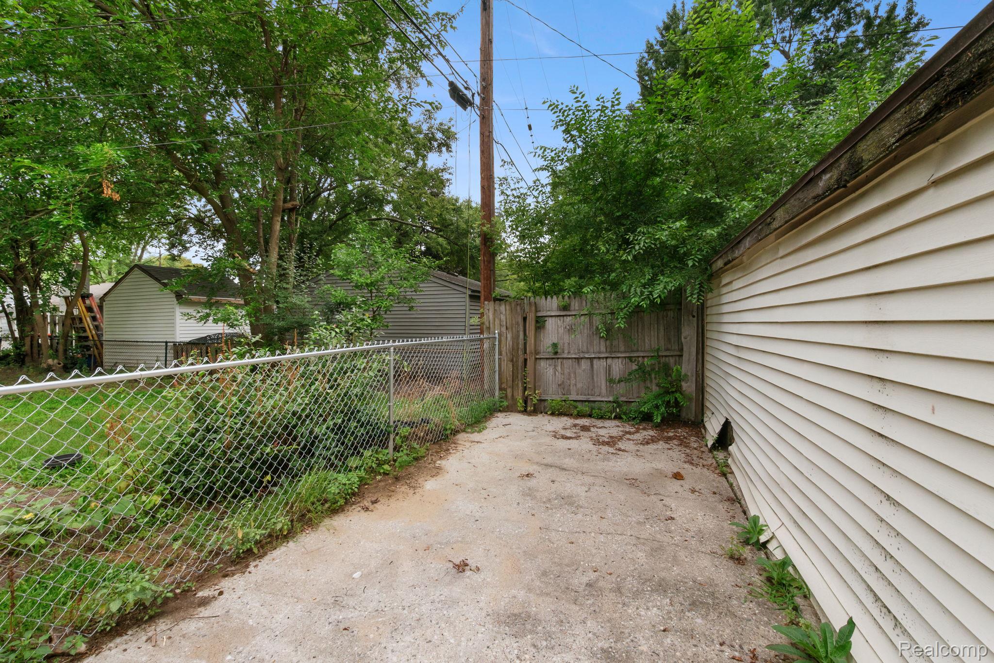 2495 Walce Drive Property Photo 45