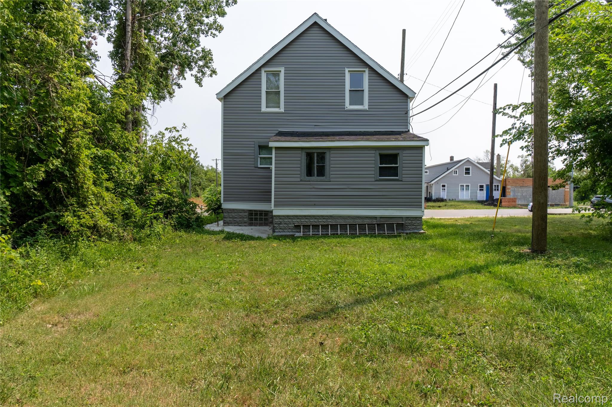 9325 E Warren Avenue Property Photo 1