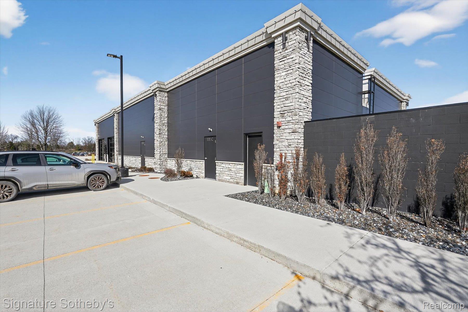 19005 Silver Parkway Property Photo 30