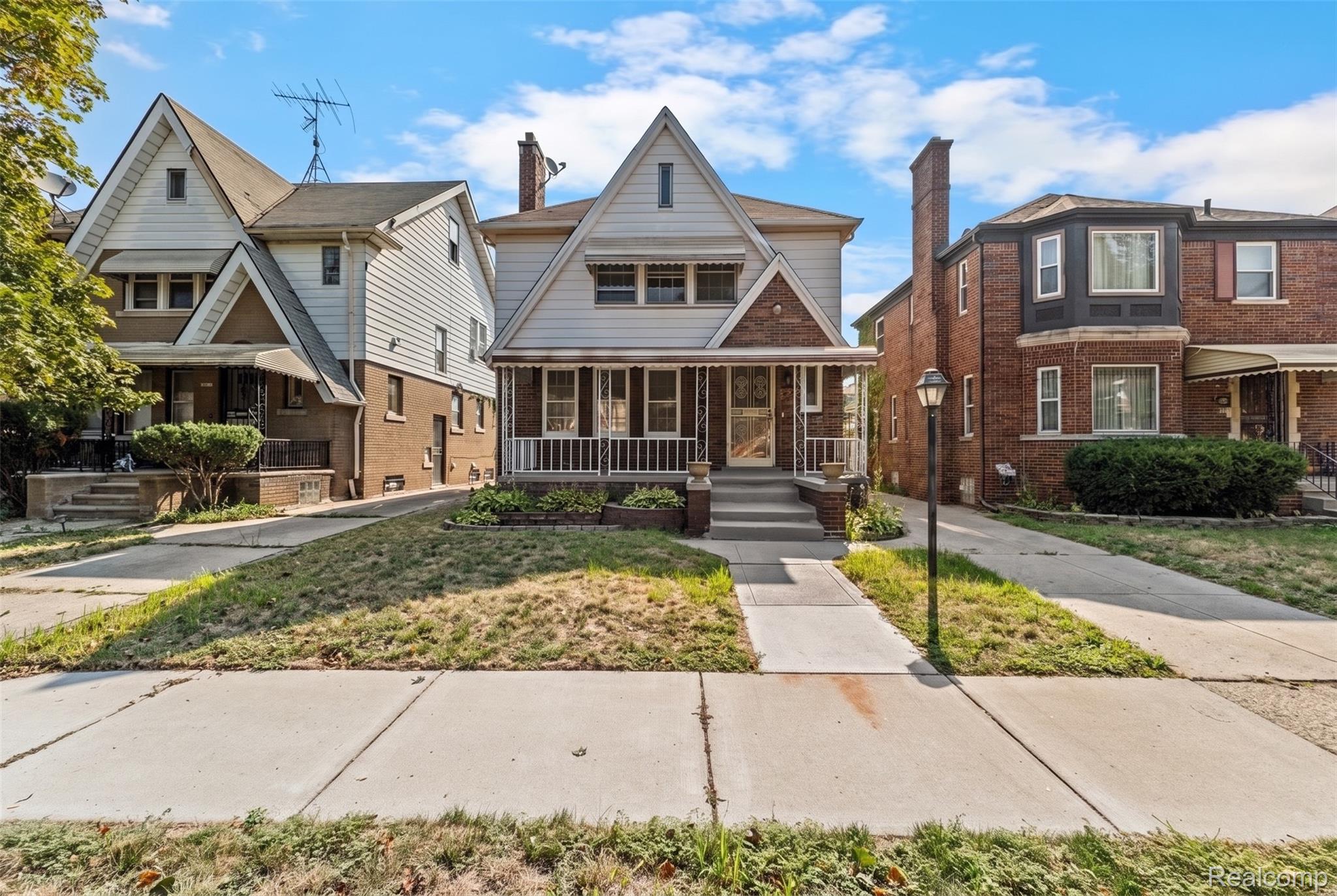 16224 Parkside Street Property Photo 1