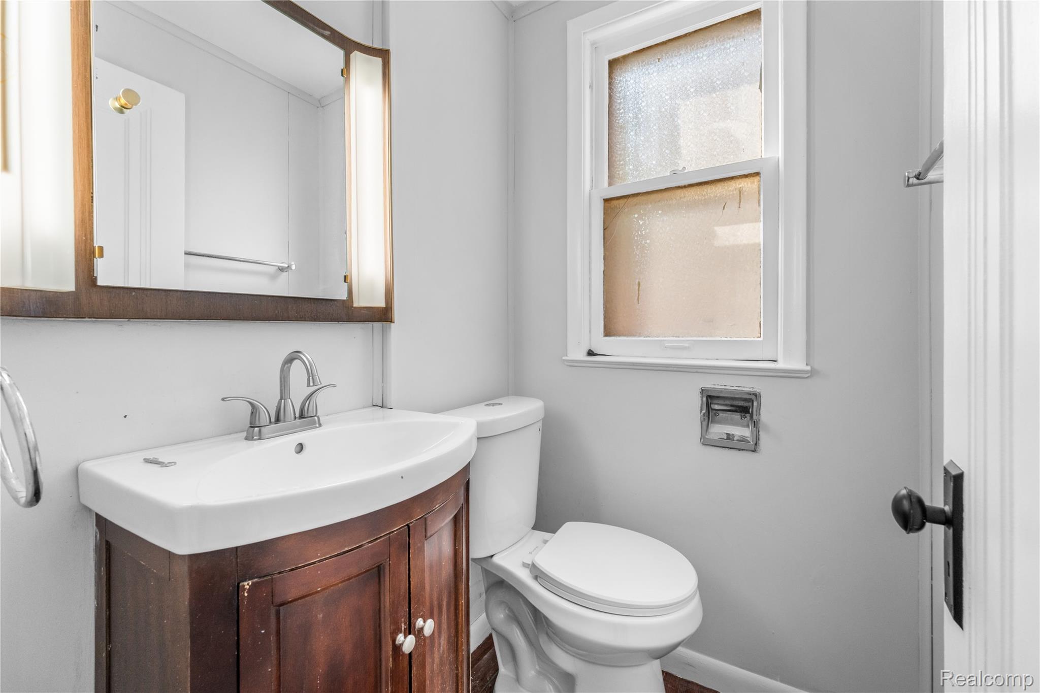 16224 Parkside Street Property Photo 7