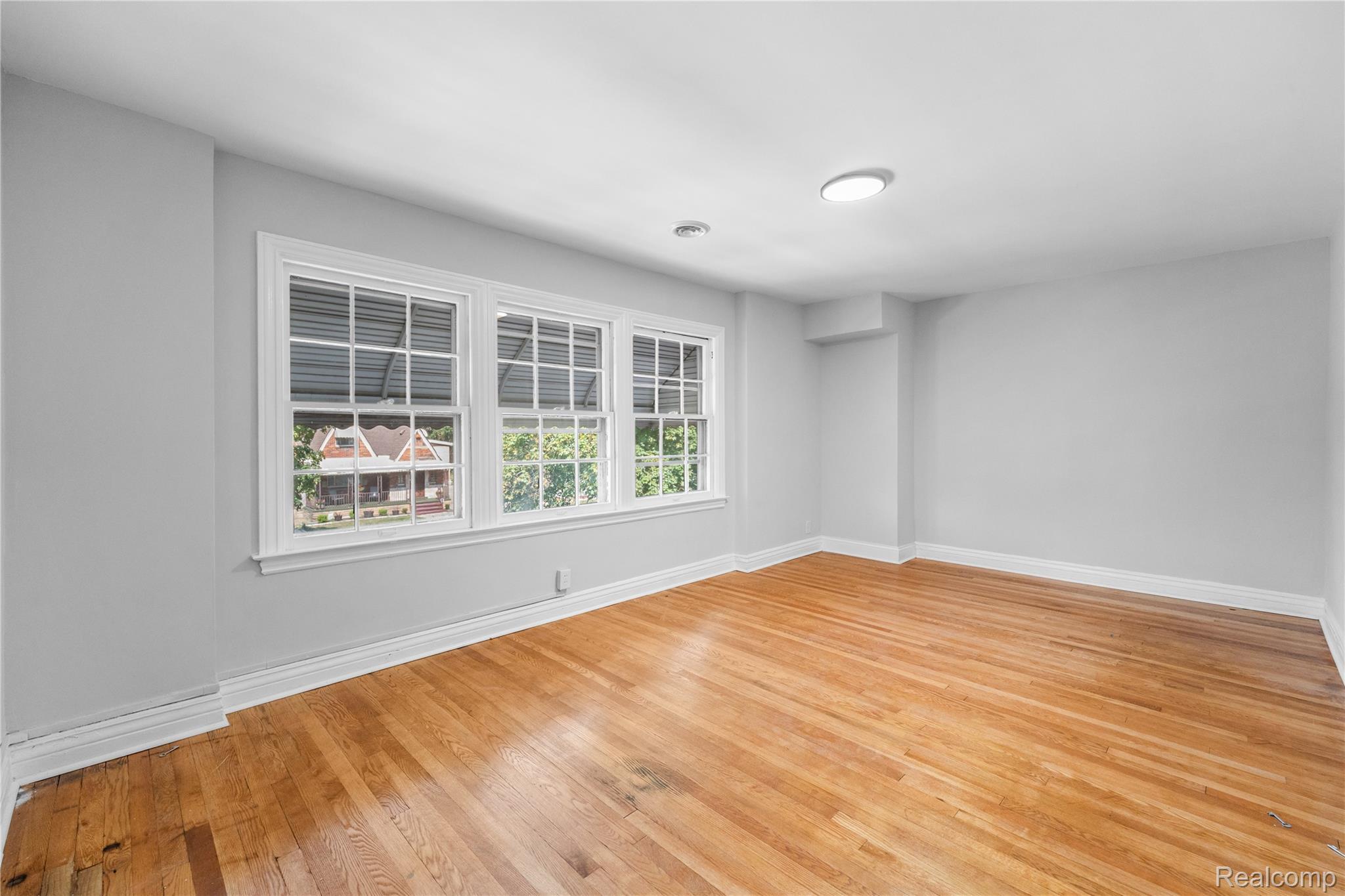 16224 Parkside Street Property Photo 15