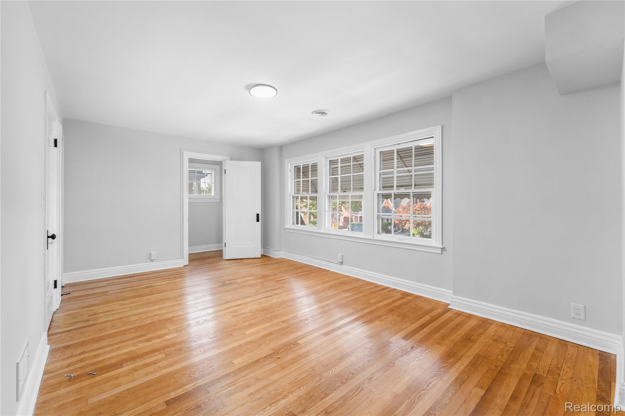 16224 Parkside Street Property Photo 16