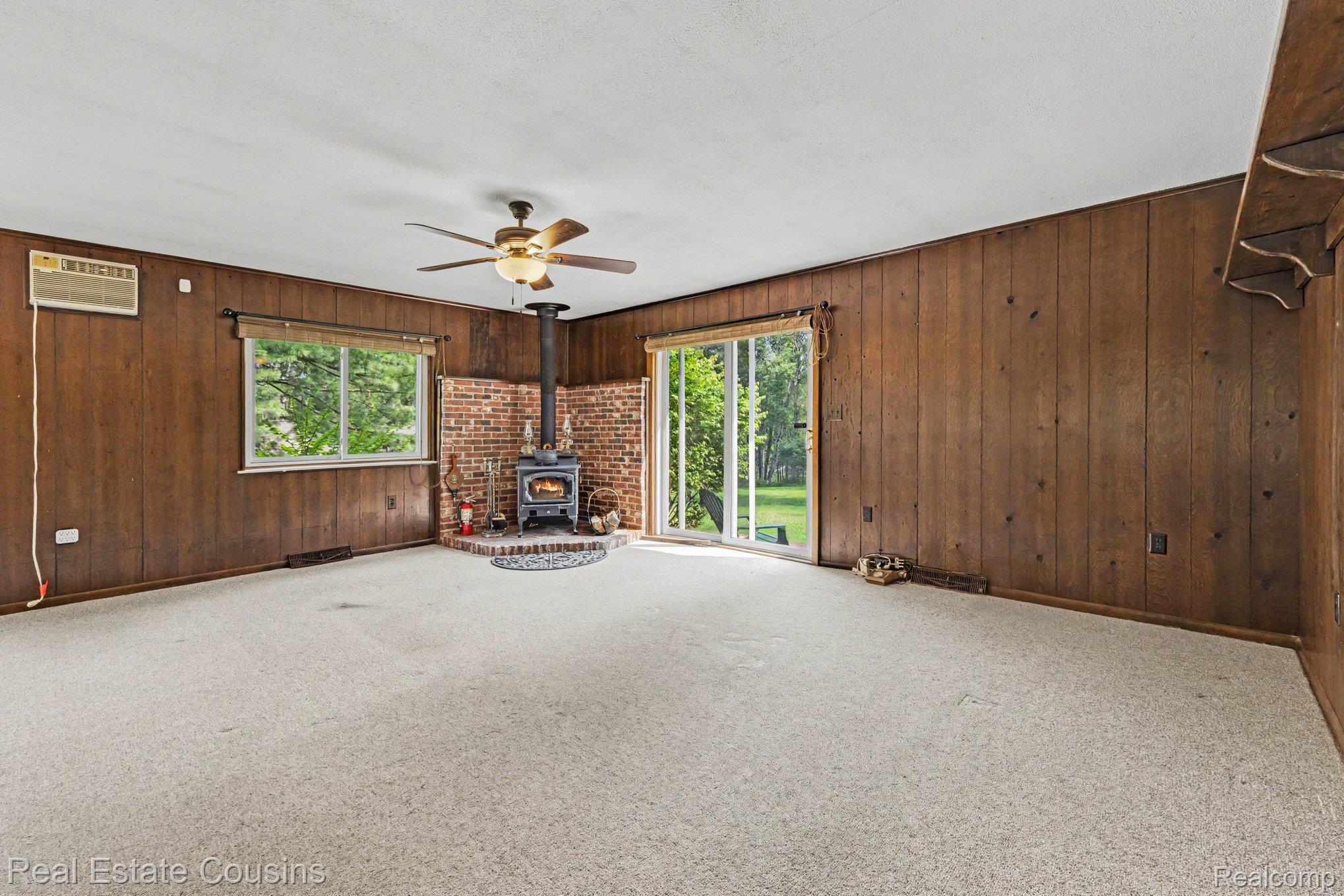 1093 Saginaw Street Property Photo 4