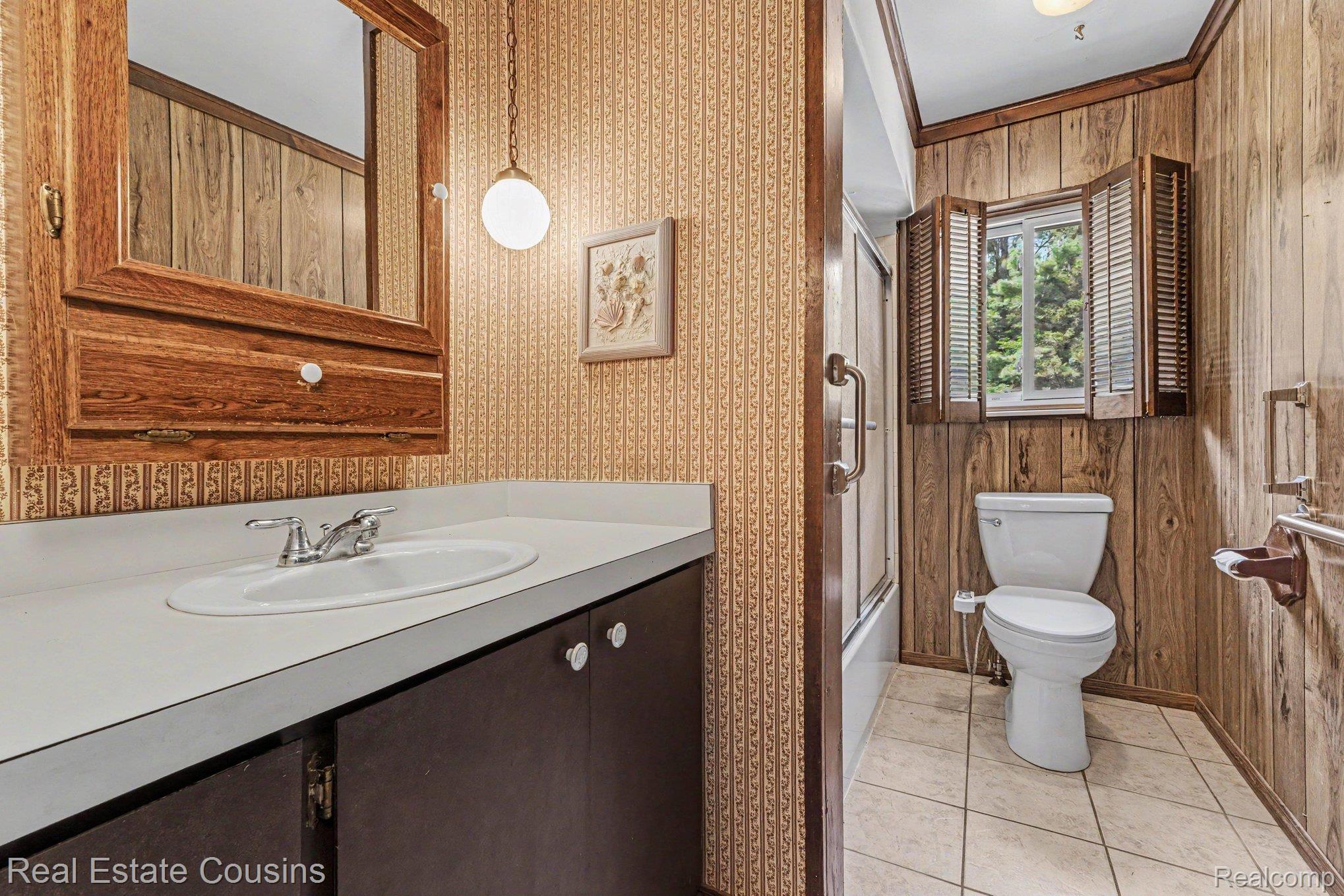 1093 Saginaw Street Property Photo 9