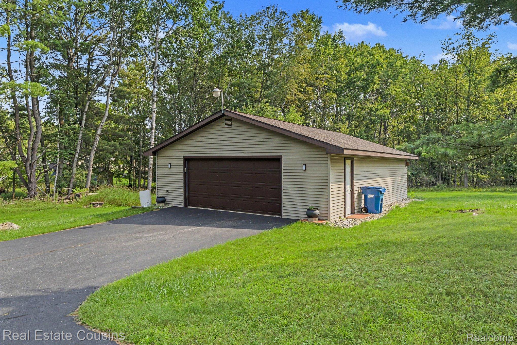 1093 Saginaw Street Property Photo 14