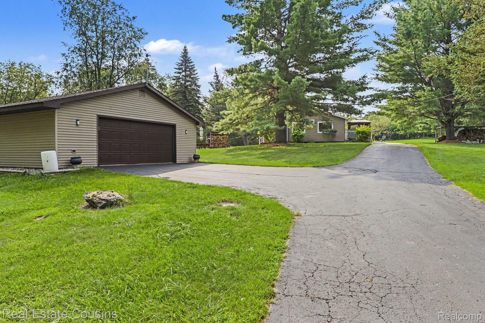 1093 Saginaw Street Property Photo 15