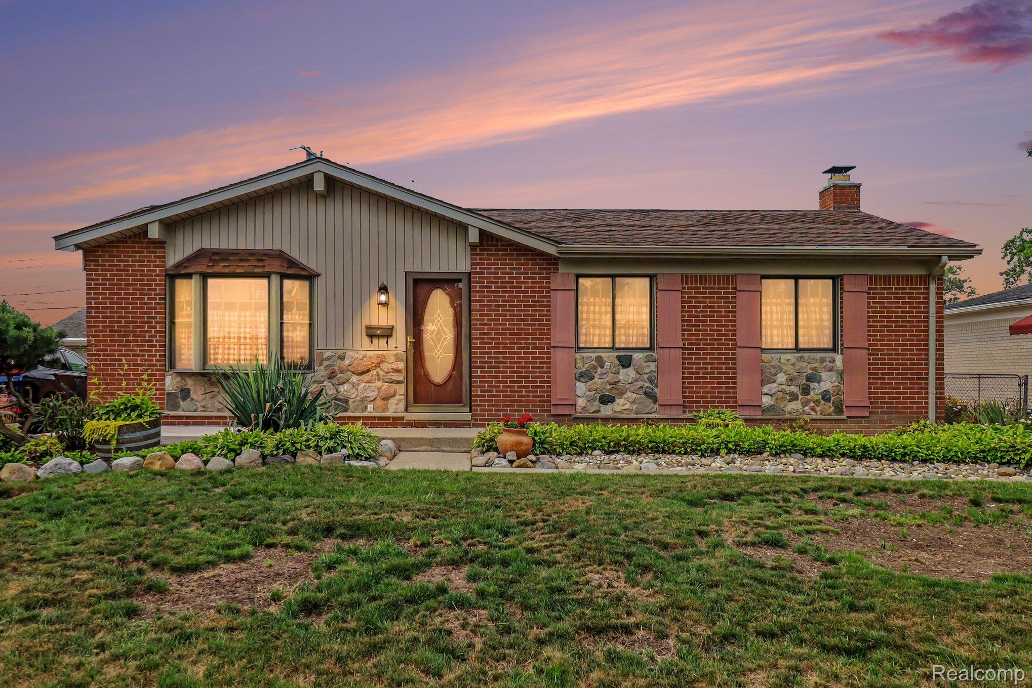 14411 Hix Street Property Photo 1