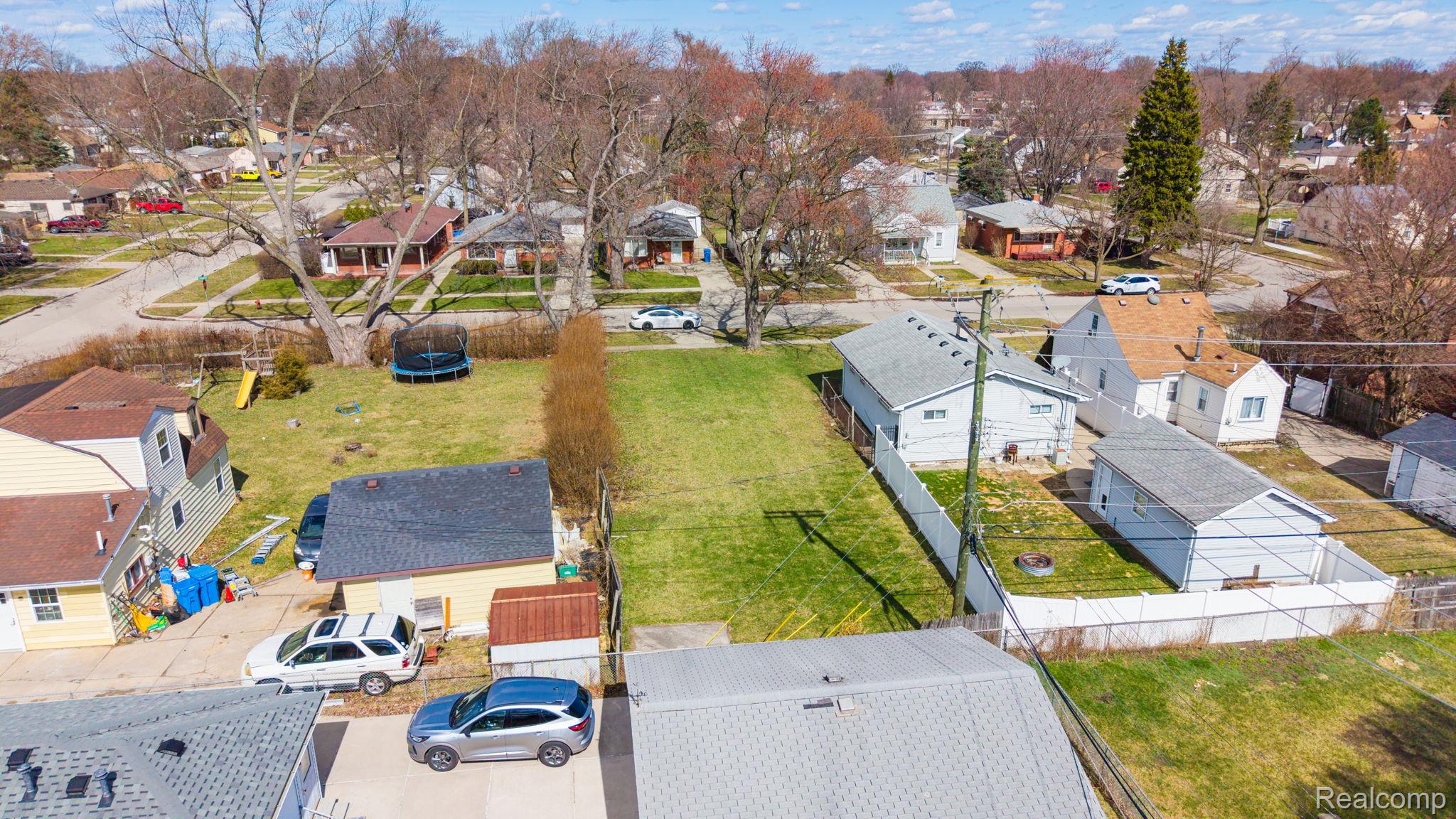 20751 Powers Avenue Property Photo 3