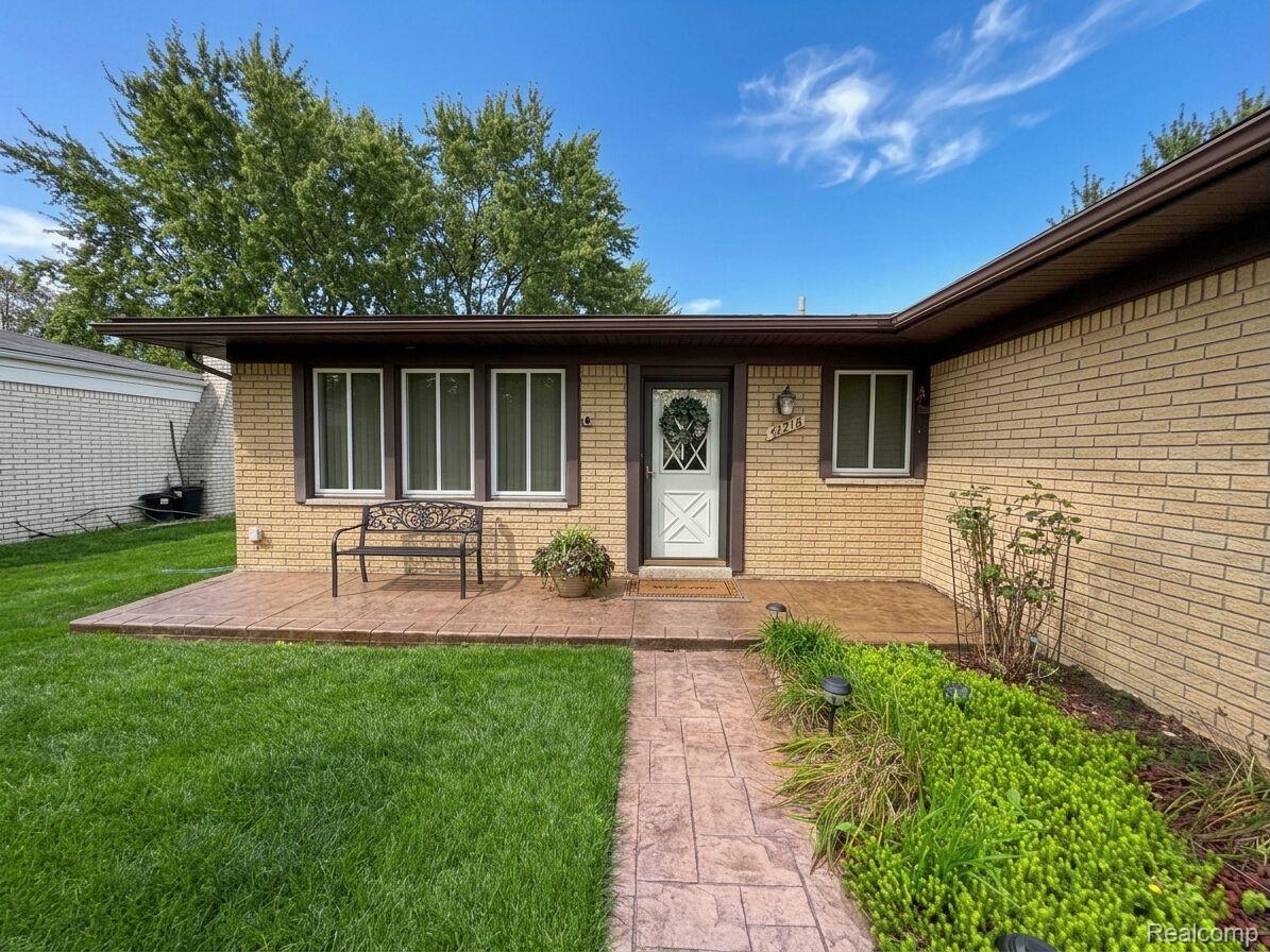 38218 Douglas Drive Property Photo 4