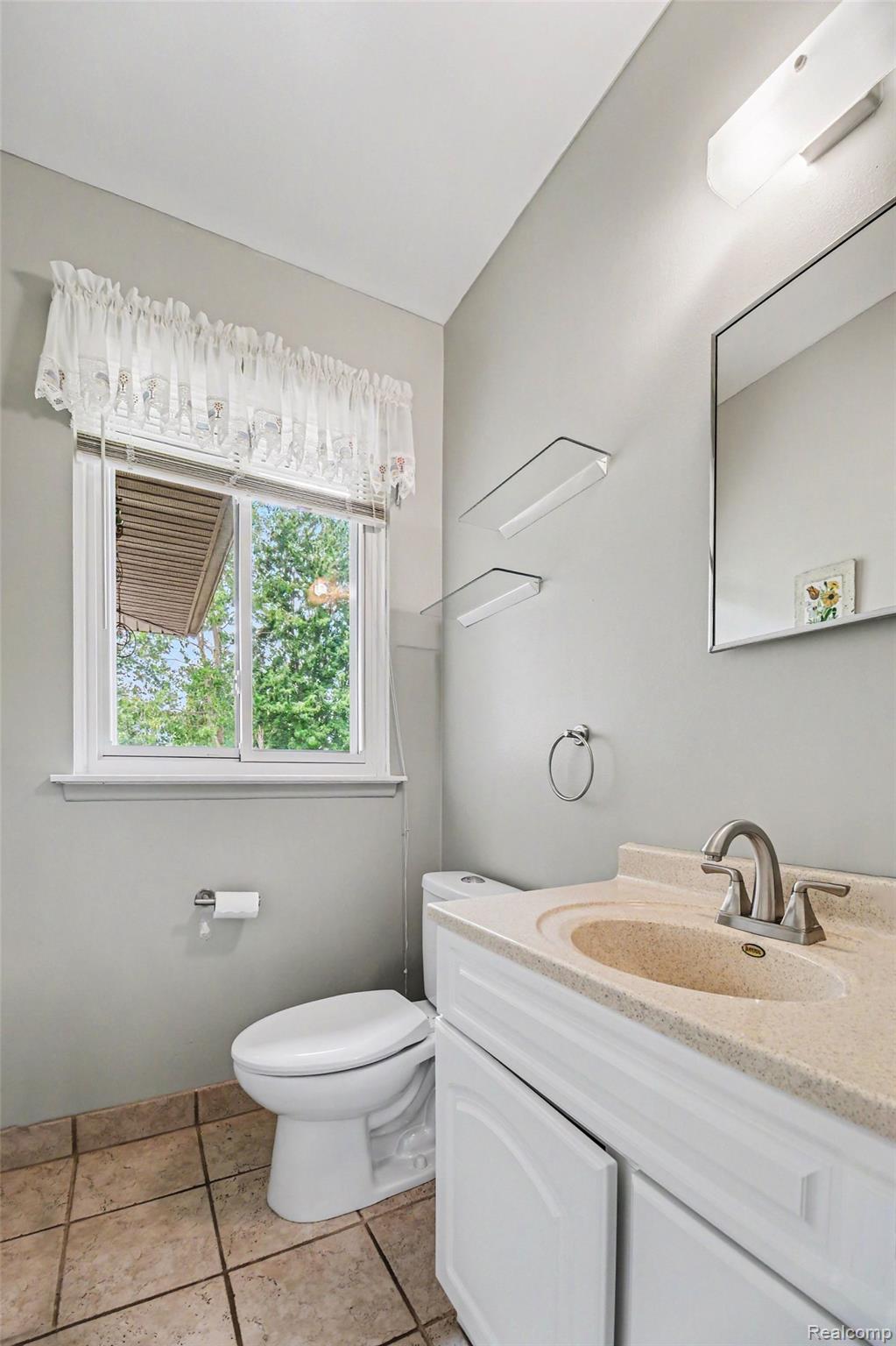 38218 Douglas Drive Property Photo 12
