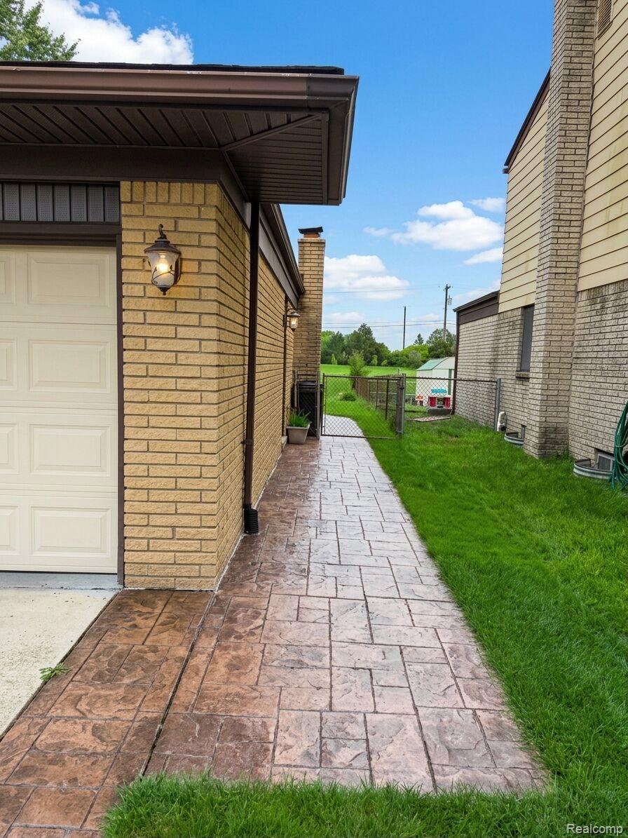 38218 Douglas Drive Property Photo 28