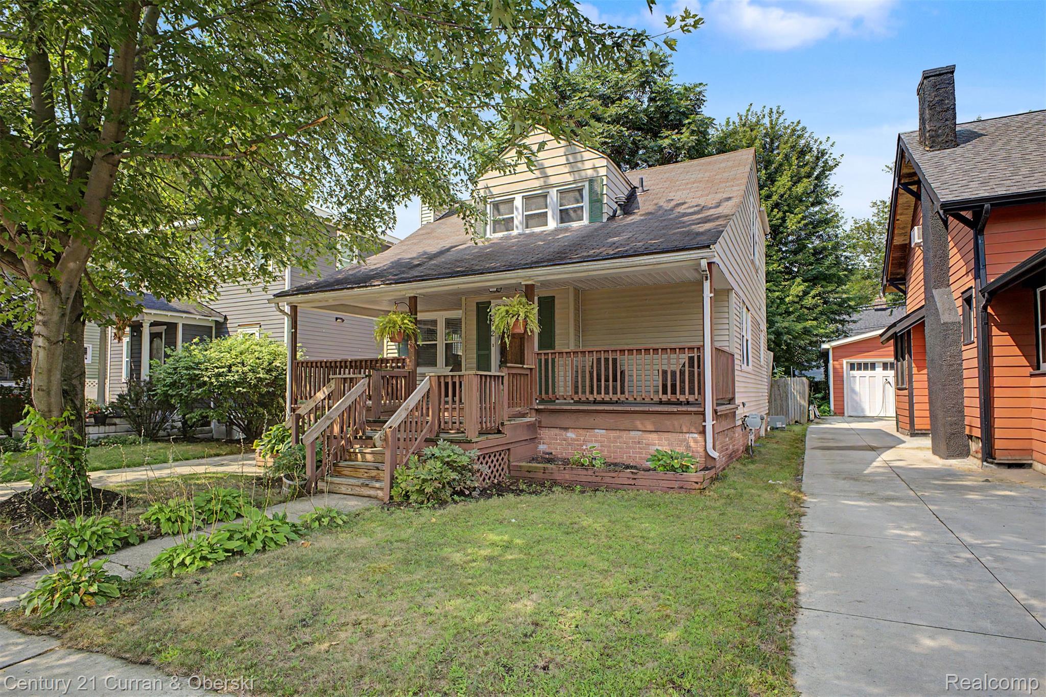 312 S Pleasant Street Property Photo 1