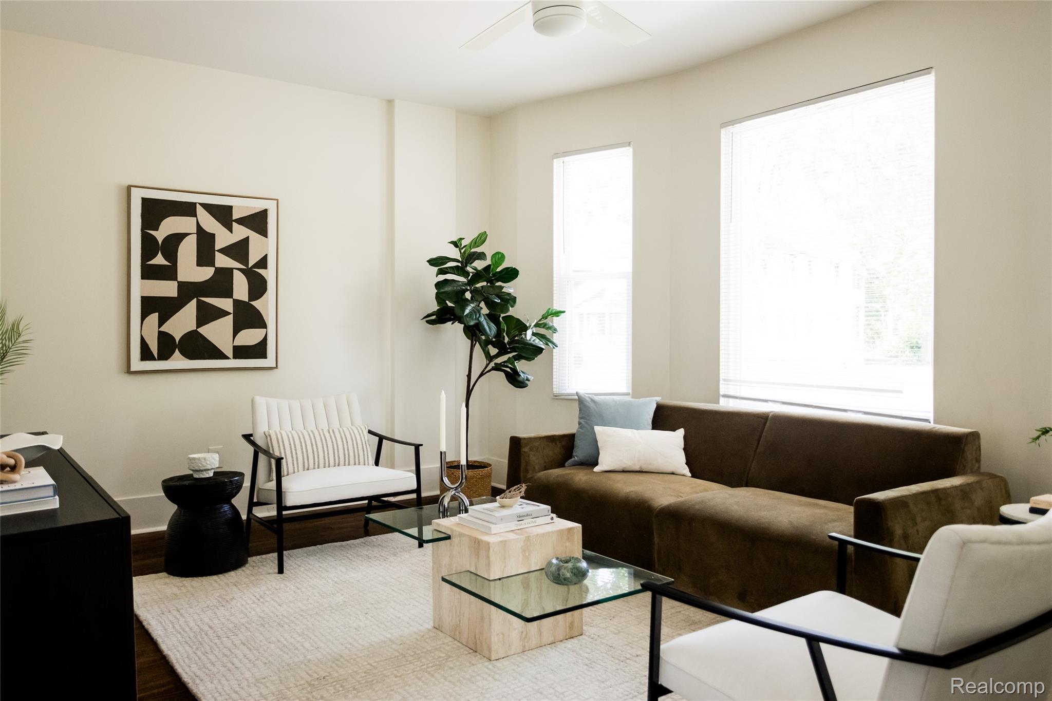 2451 Parker Street Property Photo 4