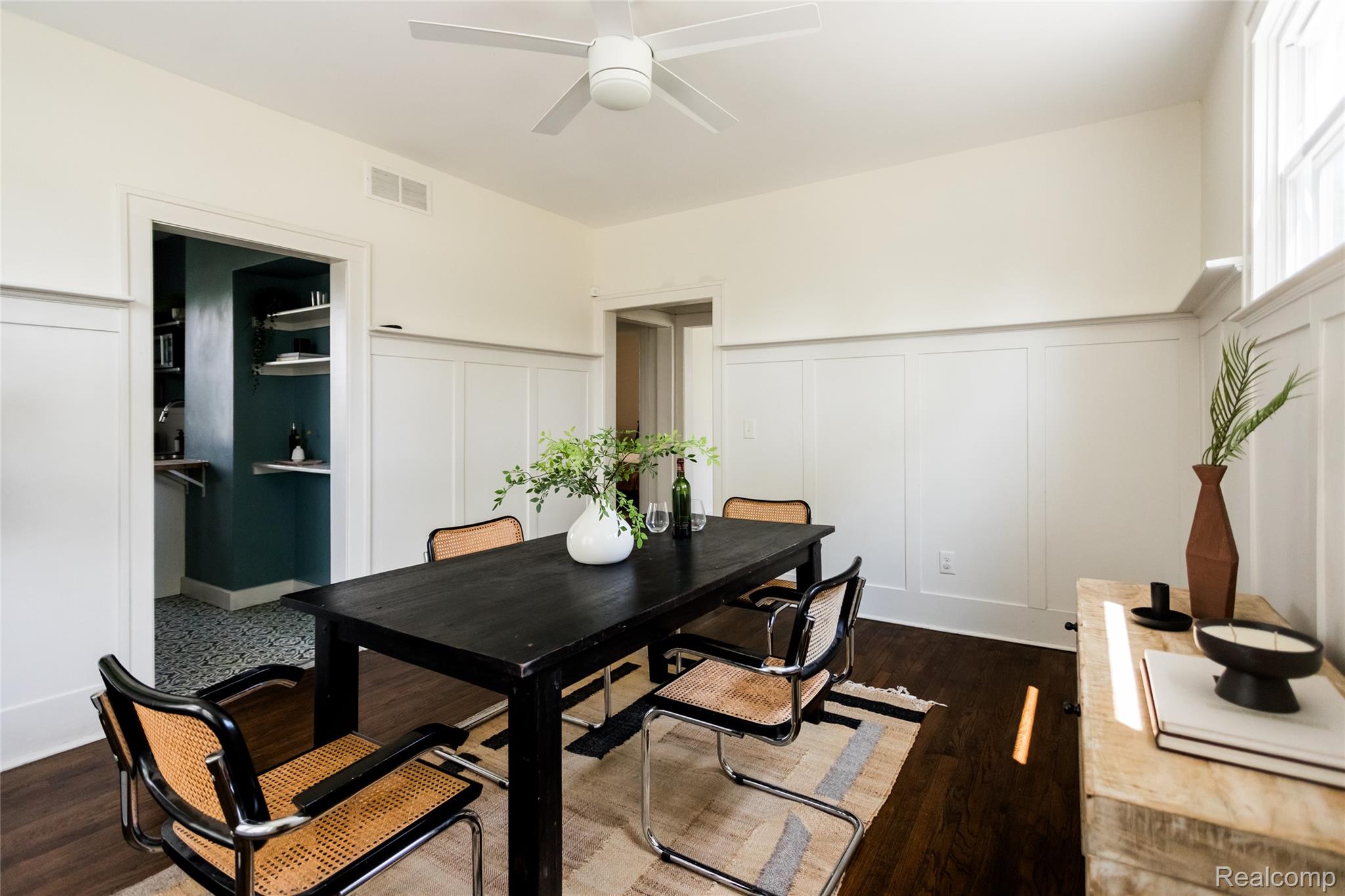 2451 Parker Street Property Photo 8