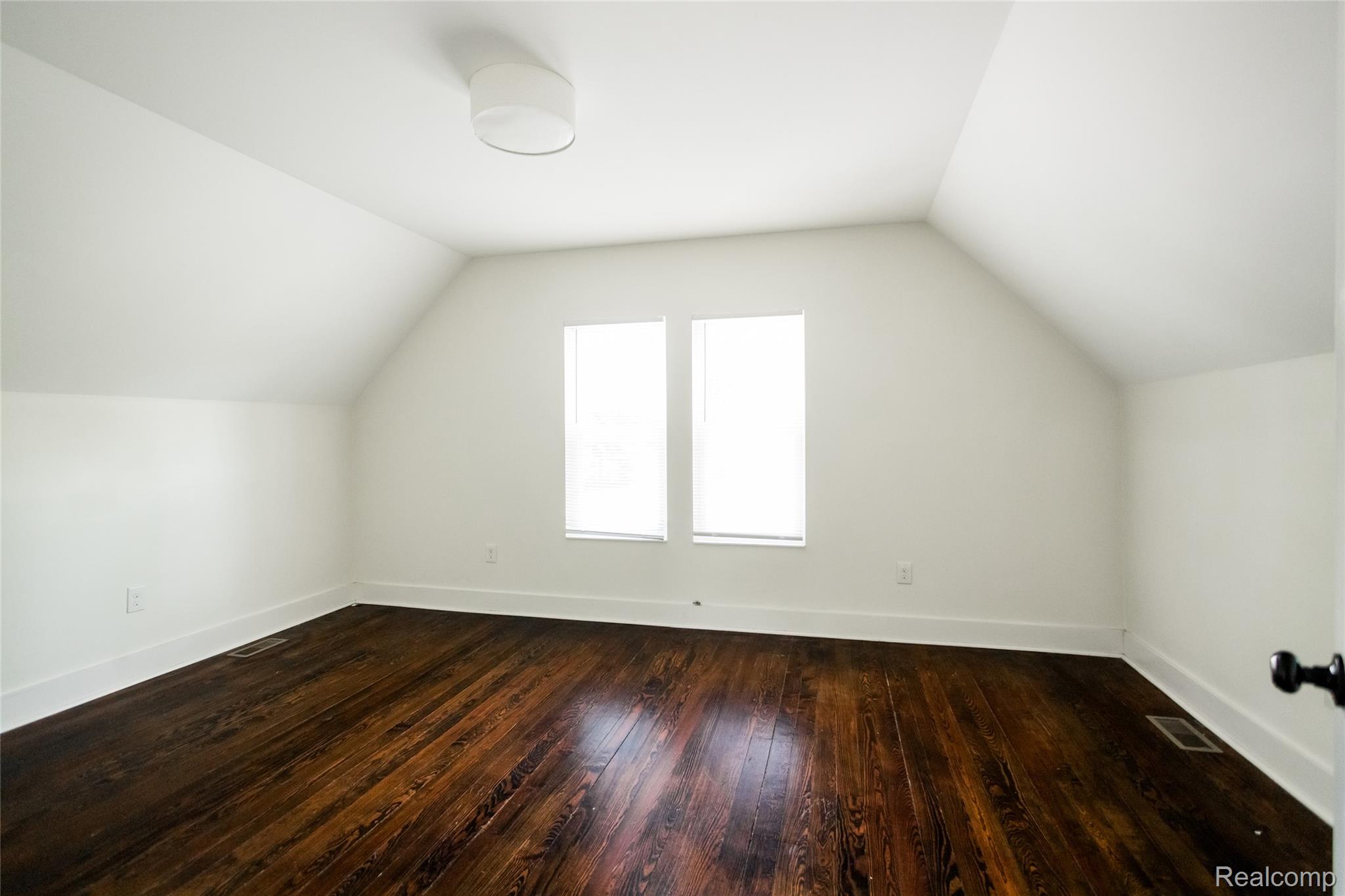 2451 Parker Street Property Photo 25