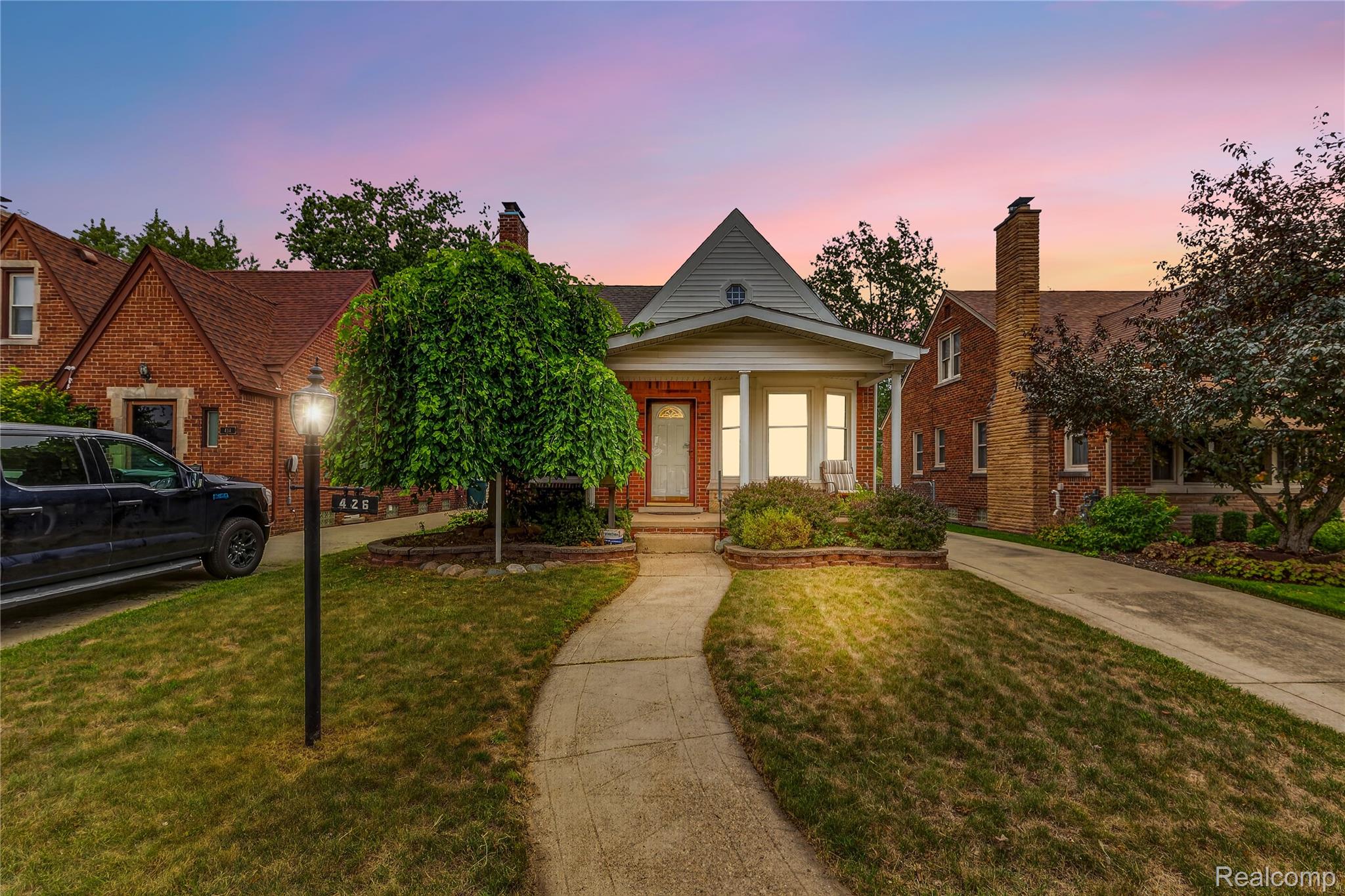 426 N Rosevere Avenue Property Photo 1
