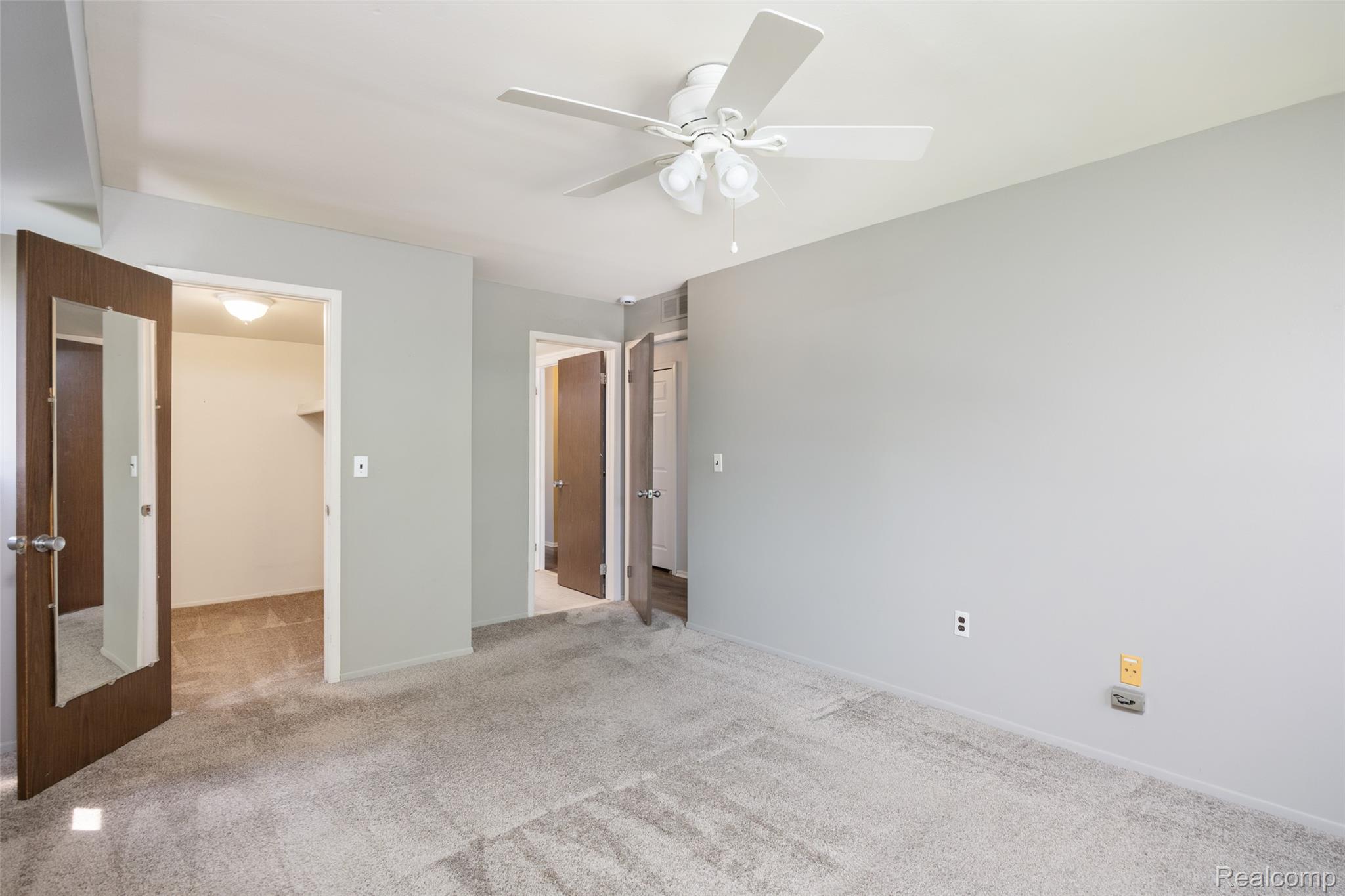 1693 Riverside Drive 3 Property Photo 15