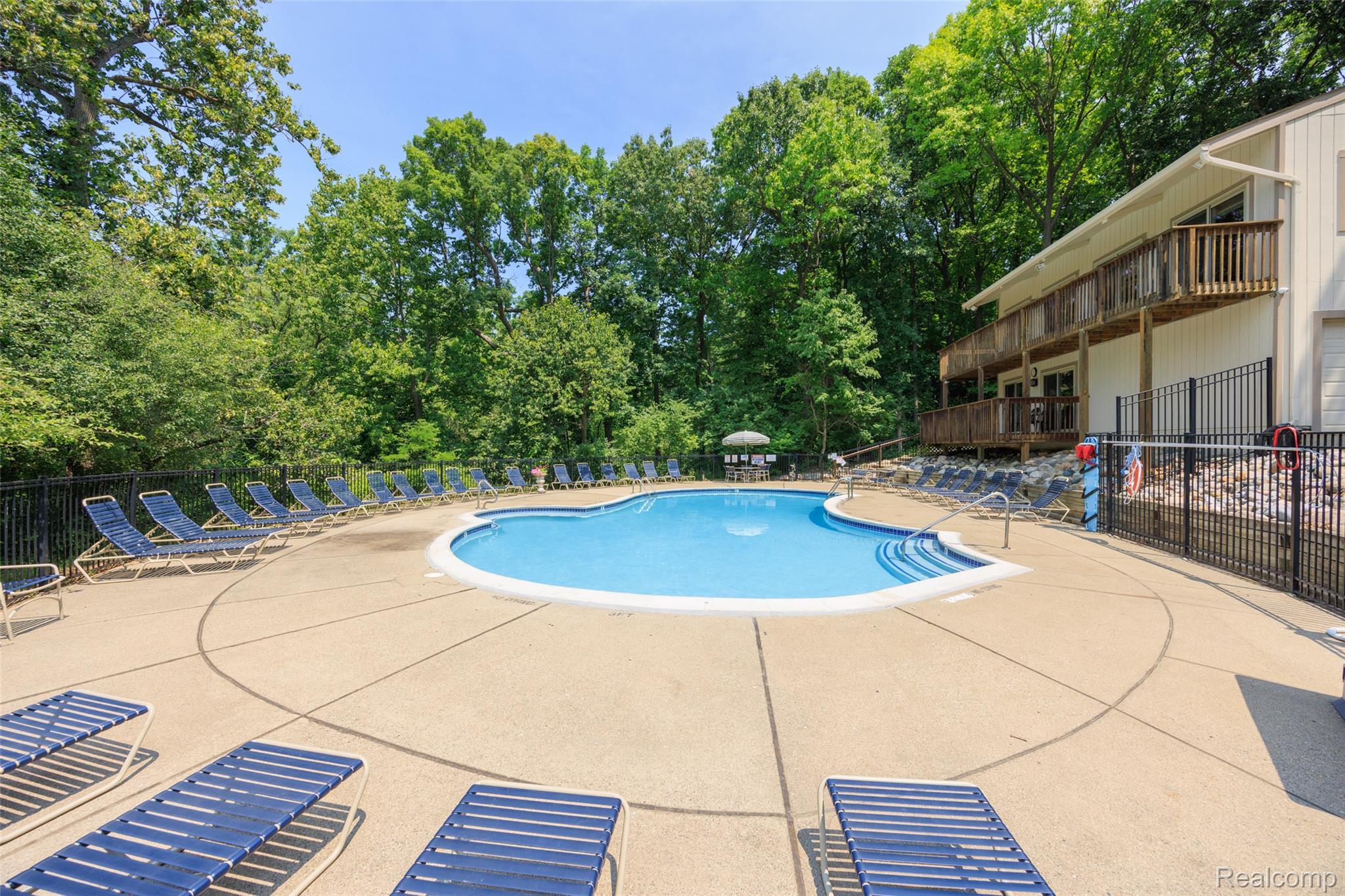 1693 Riverside Drive 3 Property Photo 23