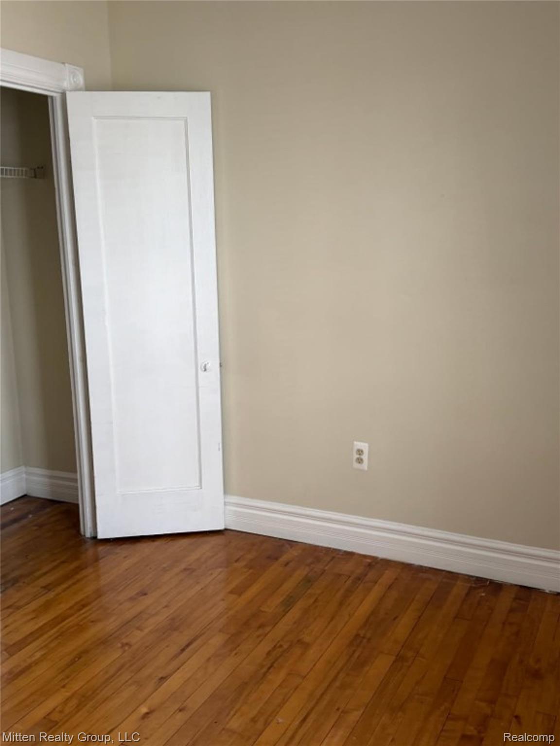1335 & 1337 Bagley Street Property Photo 5