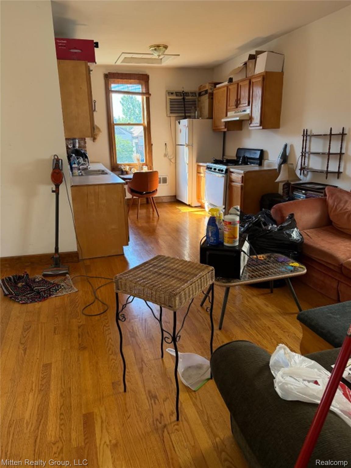 1335 & 1337 Bagley Street Property Photo 13
