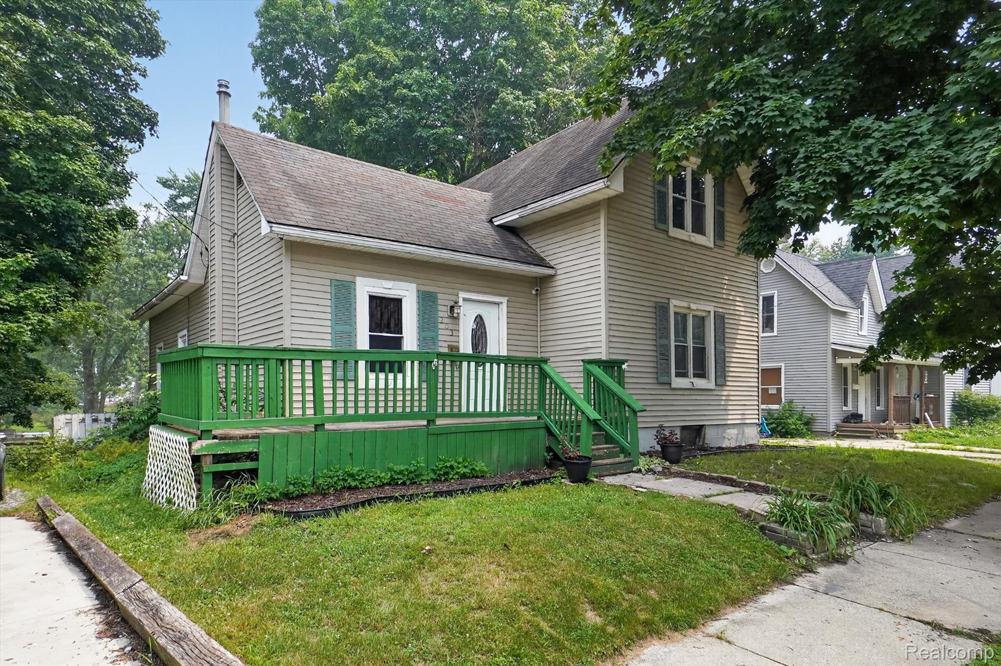 203 Grant Street Property Photo 2