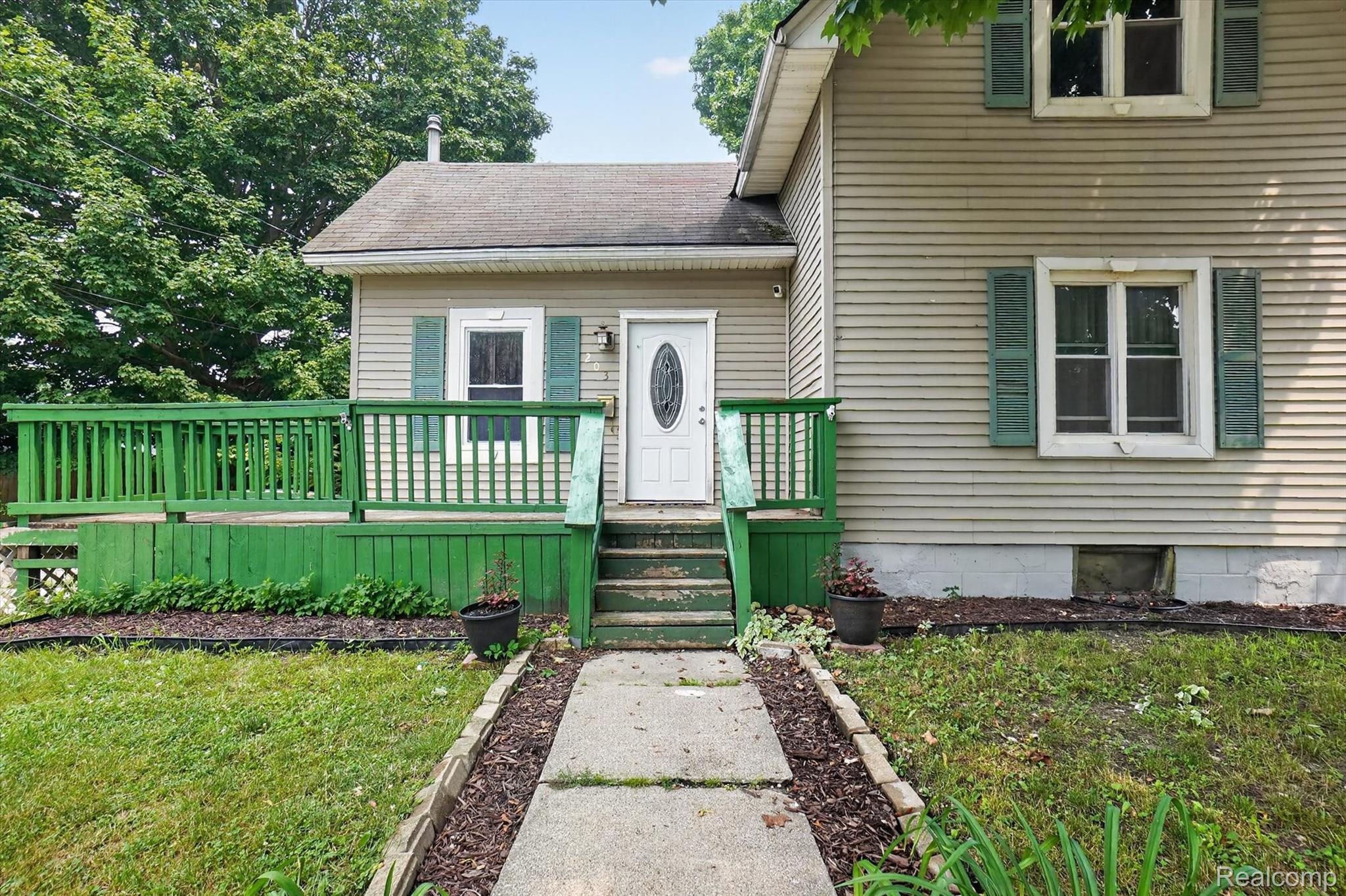 203 Grant Street Property Photo 4