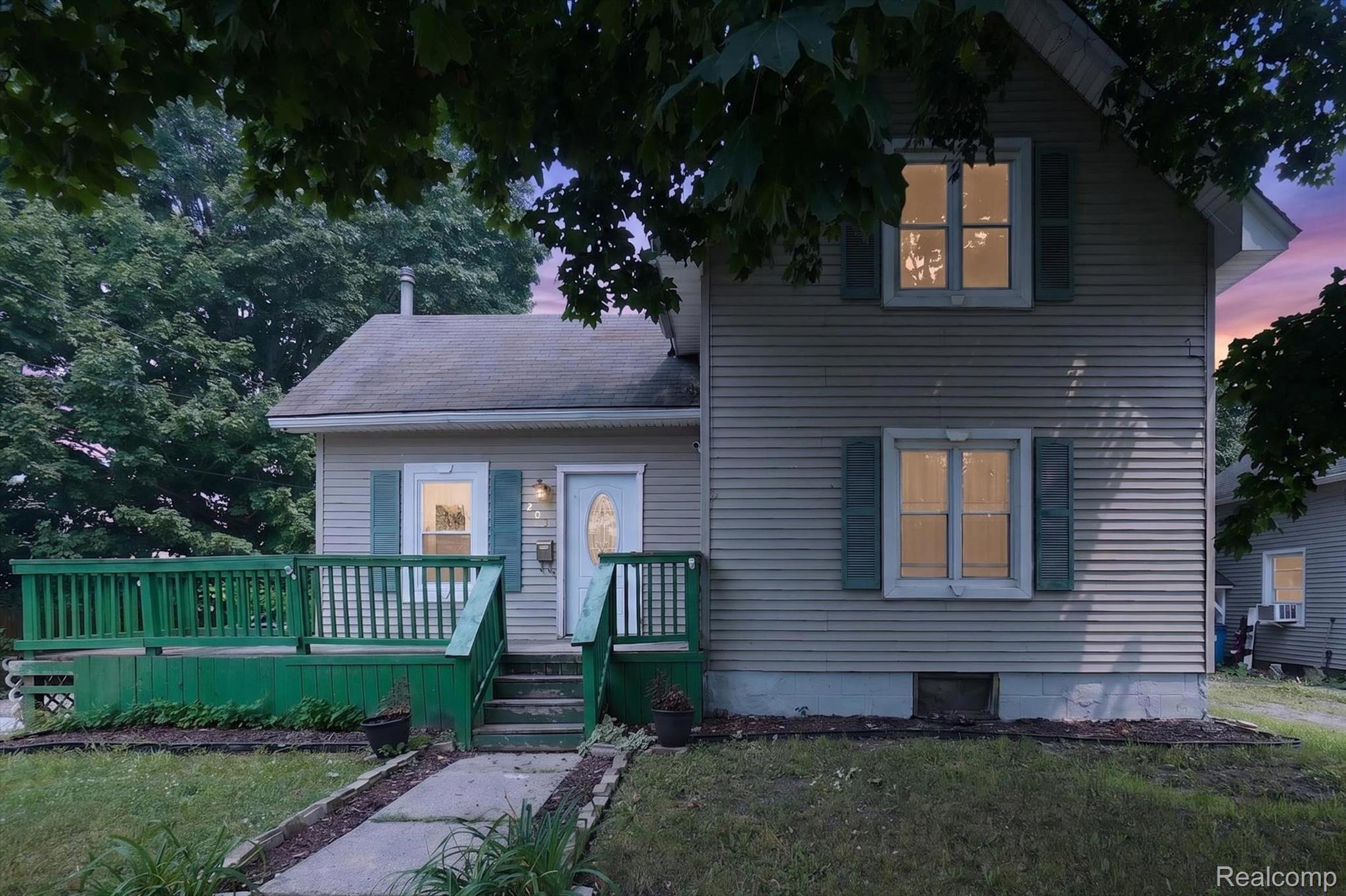 203 Grant Street Property Photo 5
