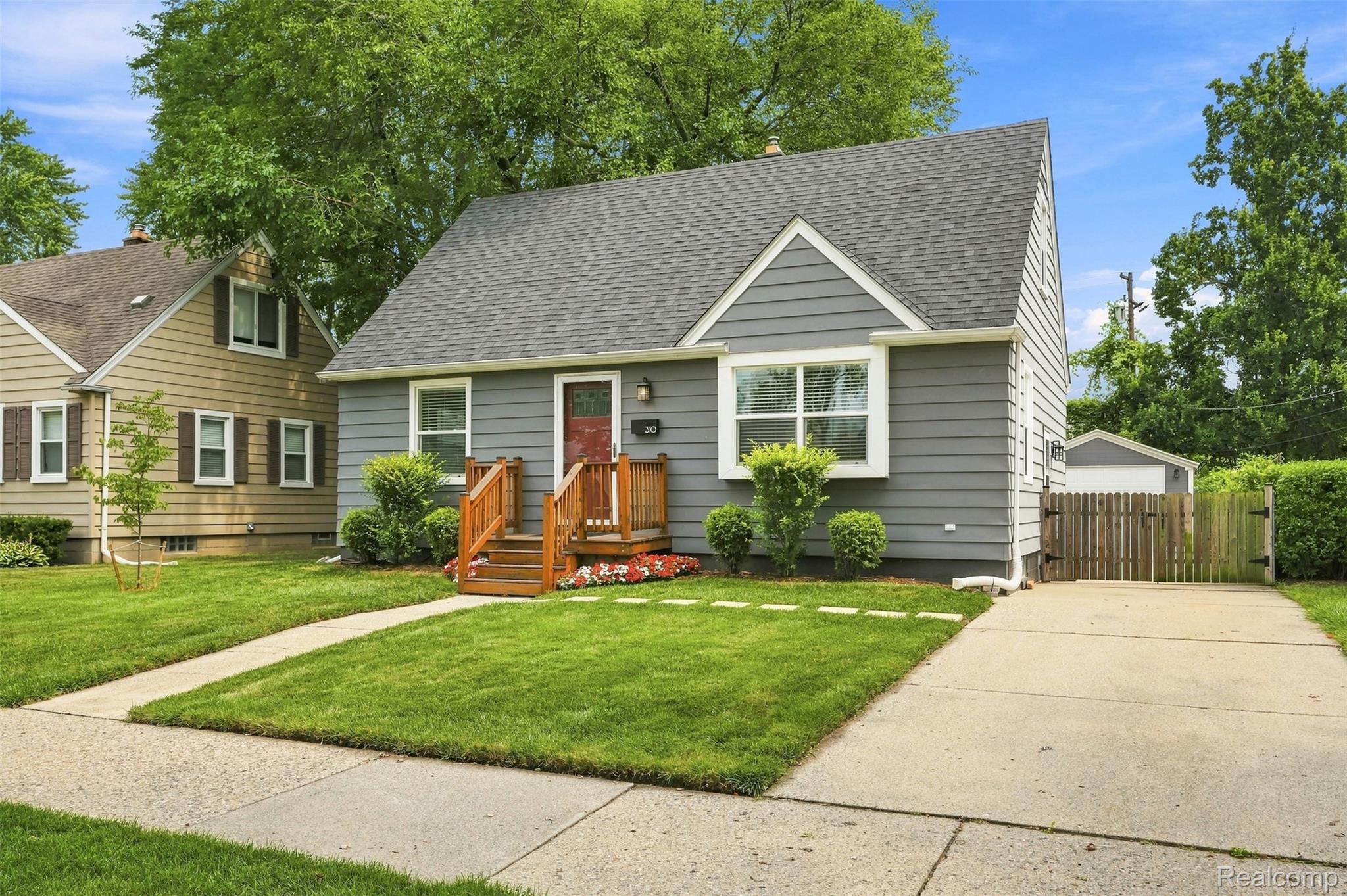 310 N Edgeworth Avenue Property Photo 1