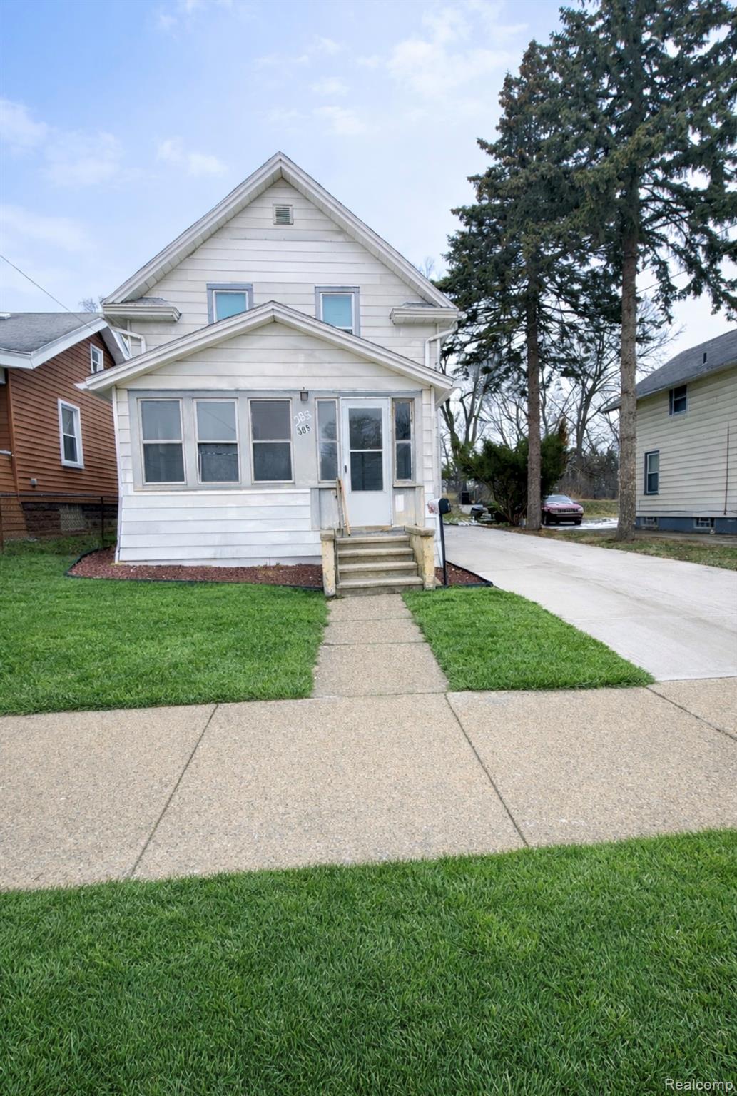 385 Whittemore Street Property Photo 1