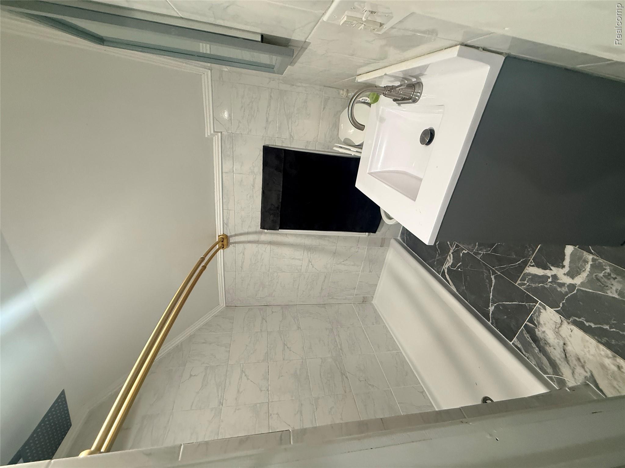 385 Whittemore Street Property Photo 8
