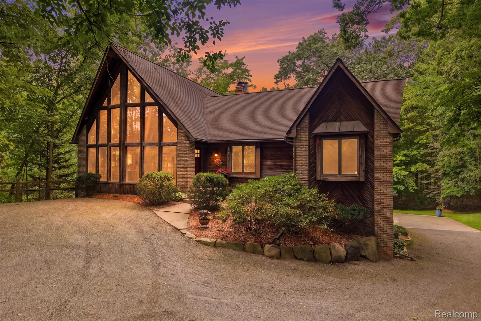 8984 Peer Road Property Photo 1