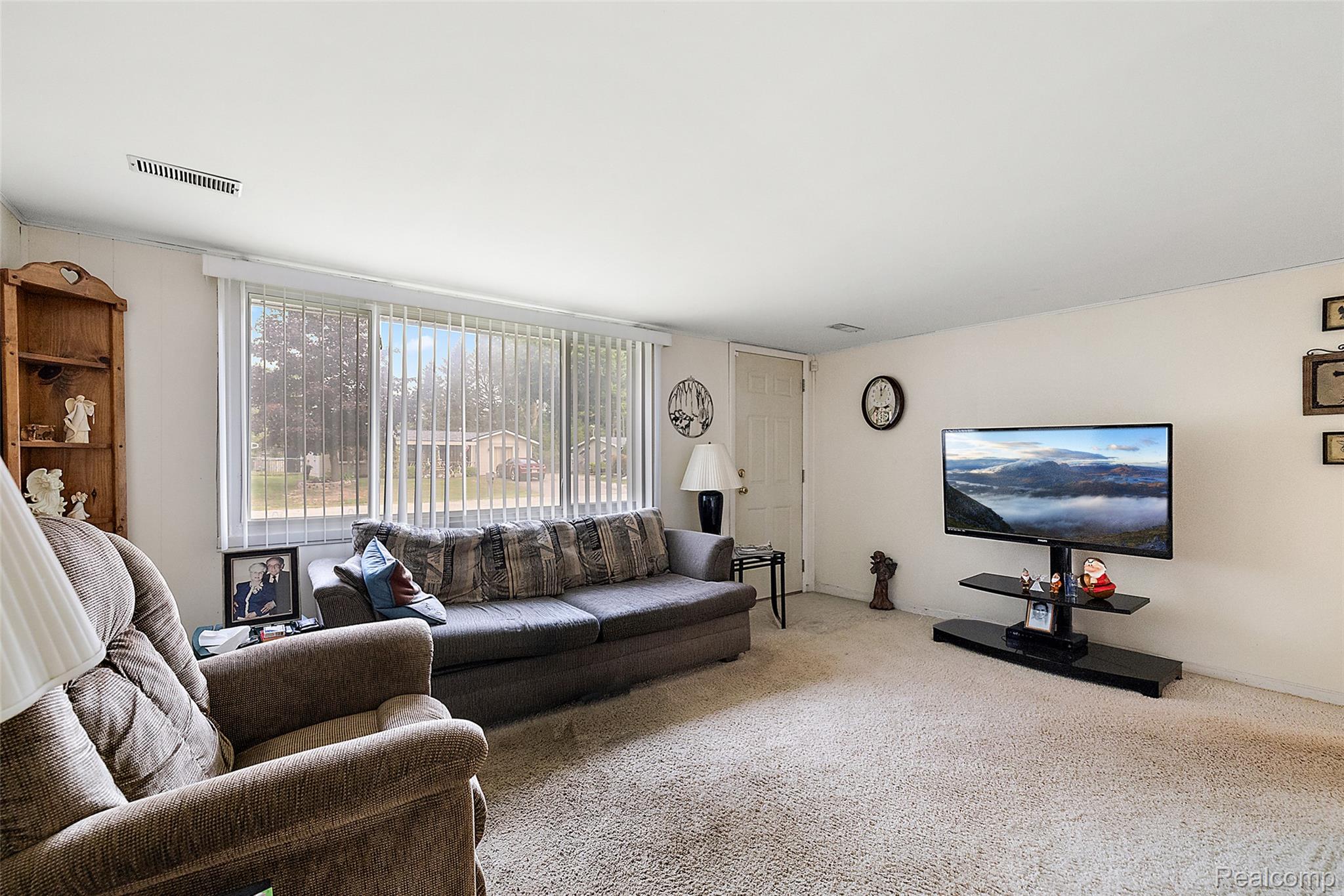 1790 Scheifle Road Property Photo 4