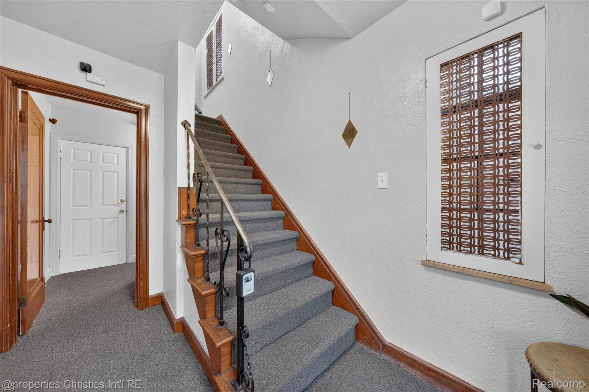 17511 Indiana Street Property Photo 4