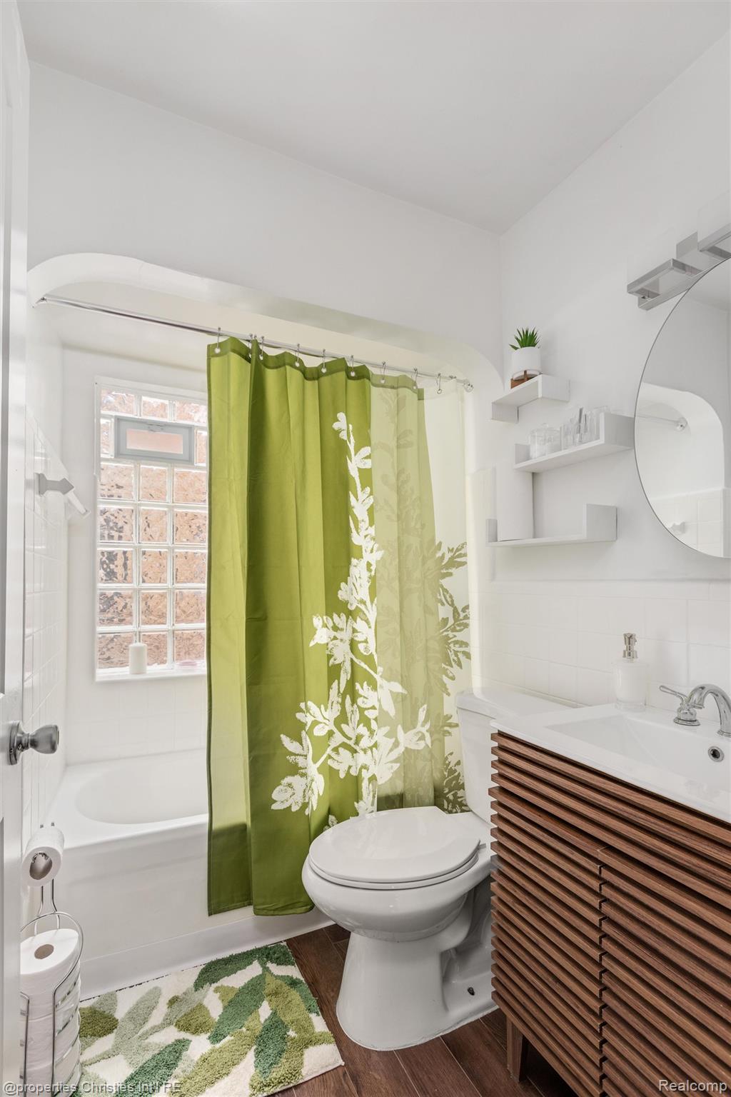 17511 Indiana Street Property Photo 13