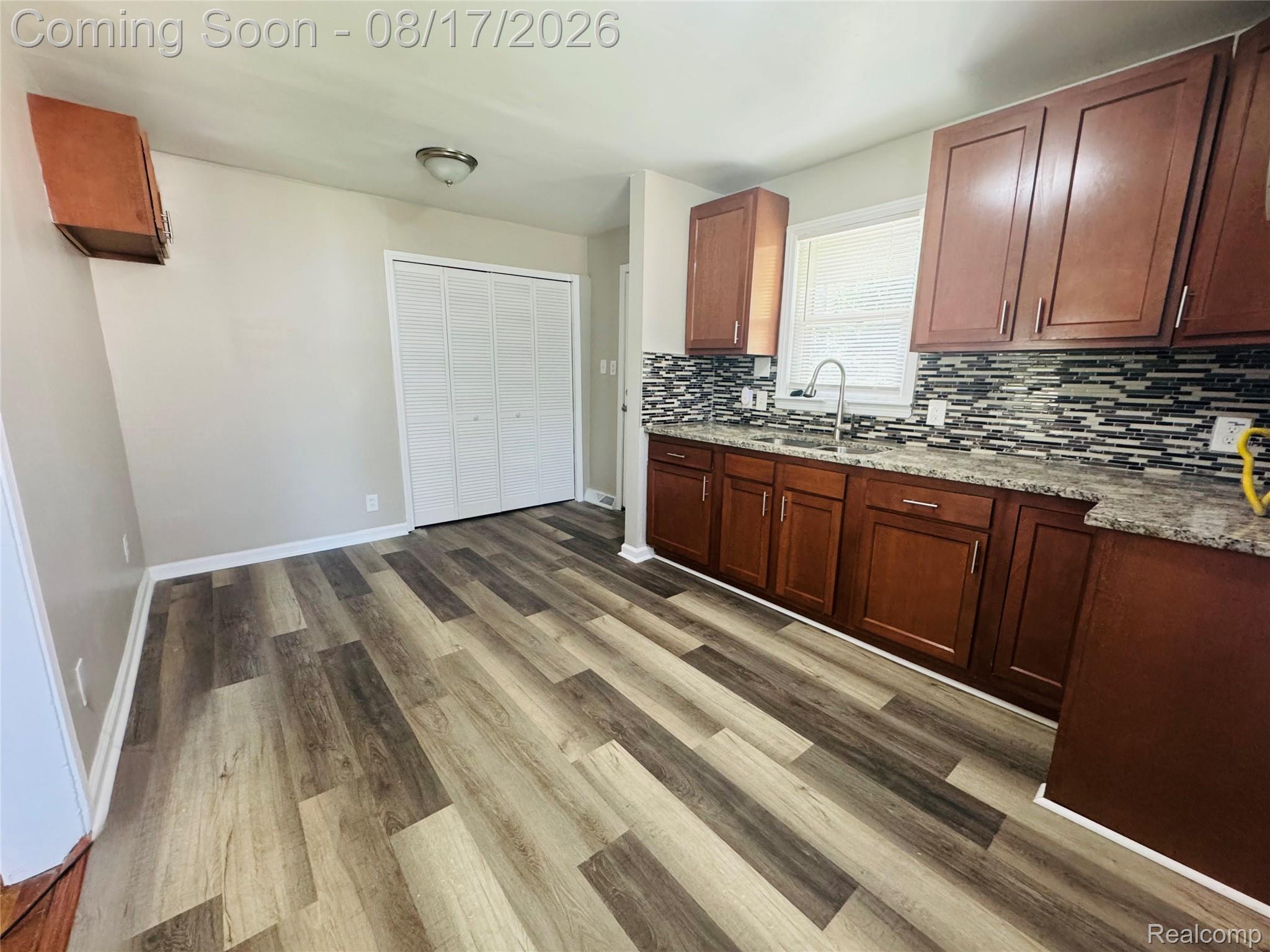 20195 Westhampton Avenue Property Photo 5
