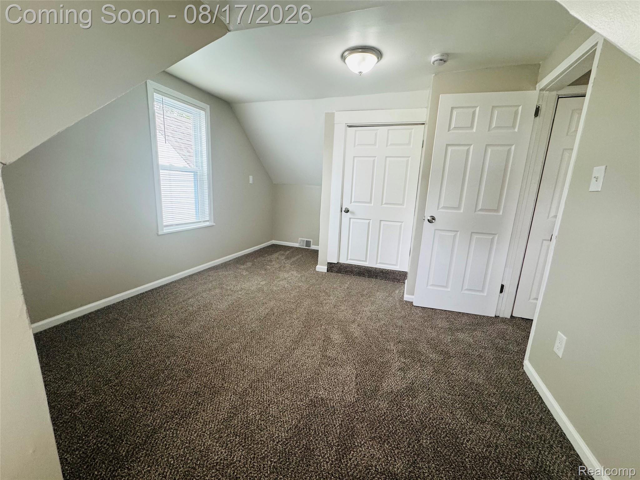 20195 Westhampton Avenue Property Photo 8